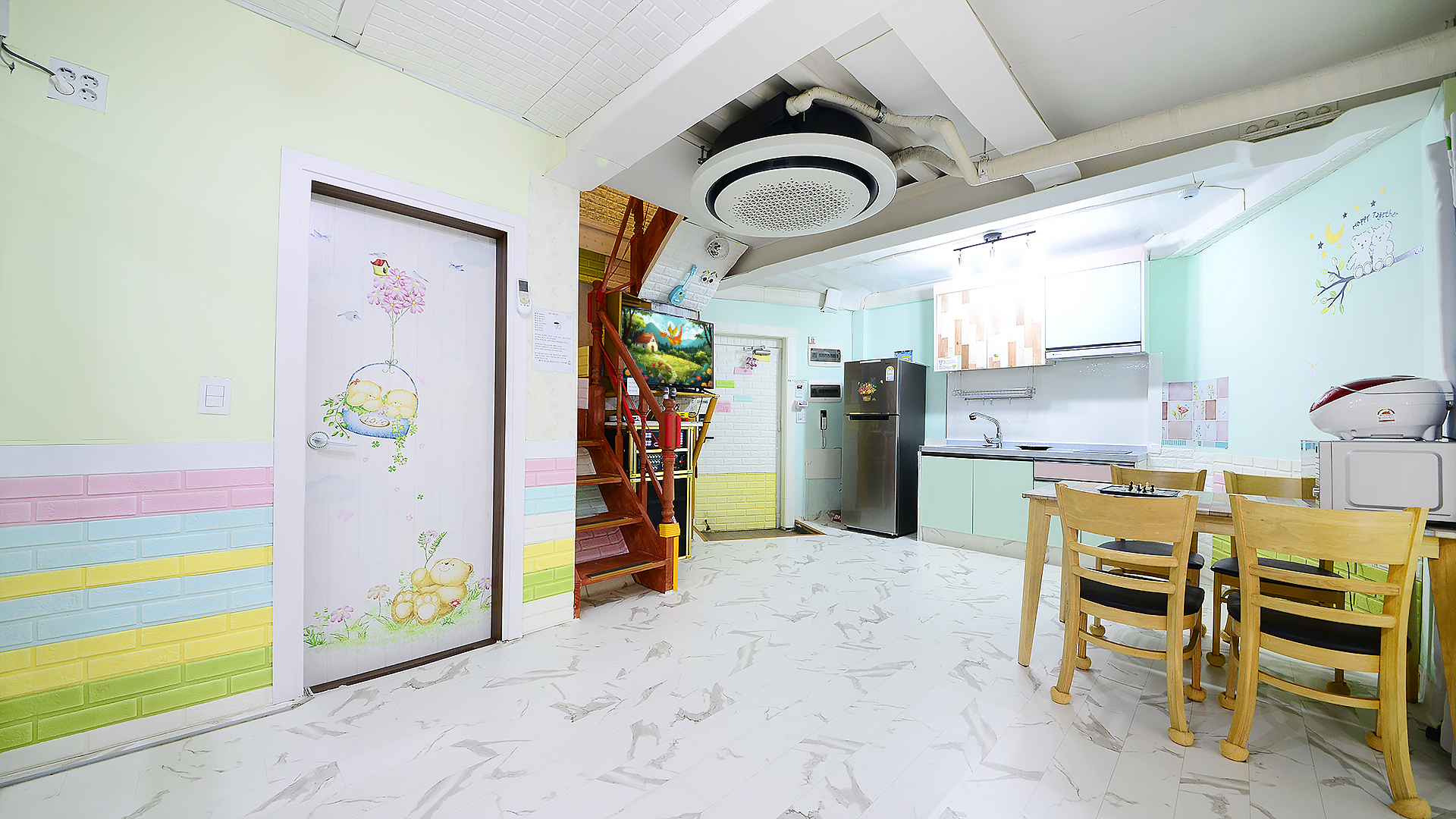 room detail thumbnail 1