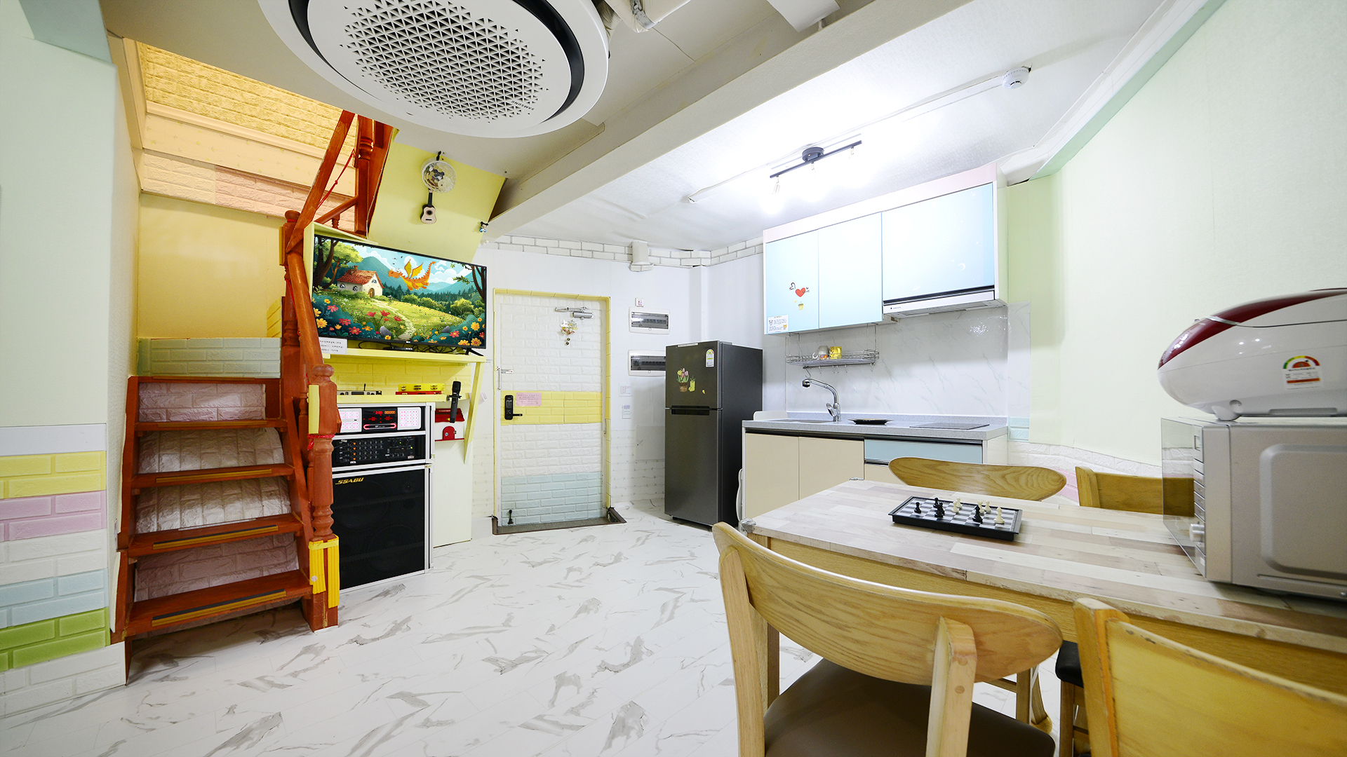 room detail thumbnail 2