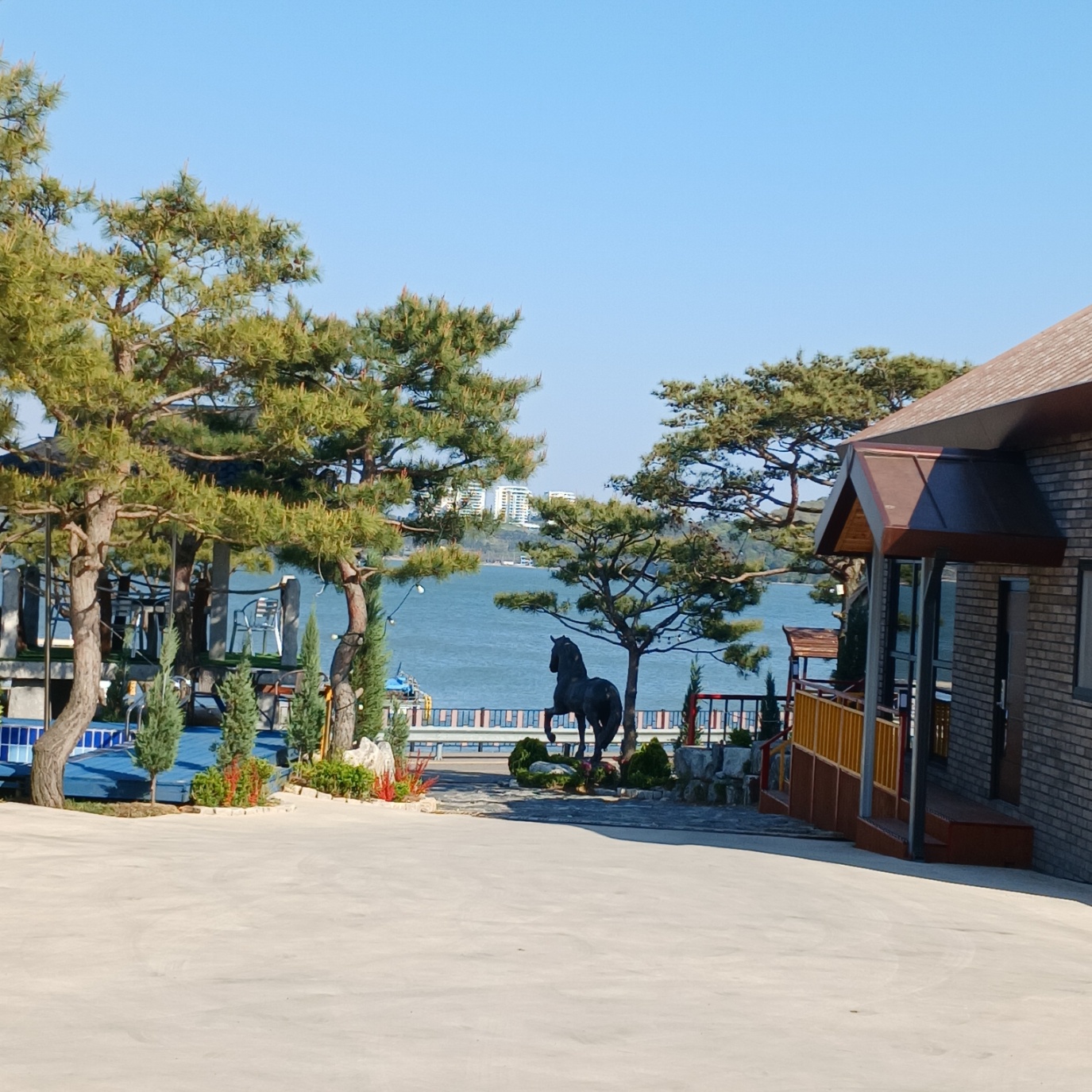 https://yaimg.yanolja.com/v5/2025/05/10/02/681ebbaf8f3754.28833591.jpg