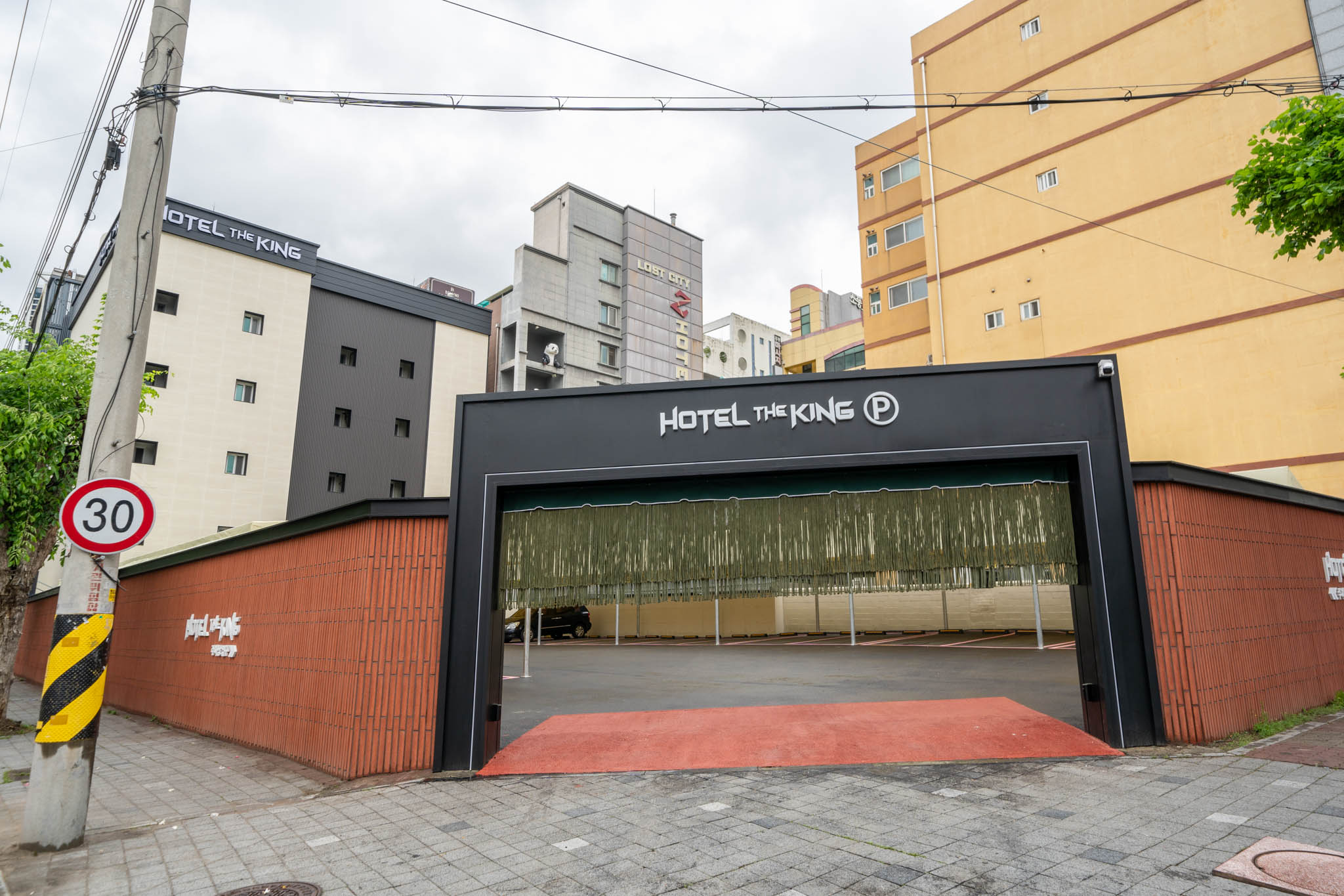 청주 호텔 더킹 청주터미널점 외관