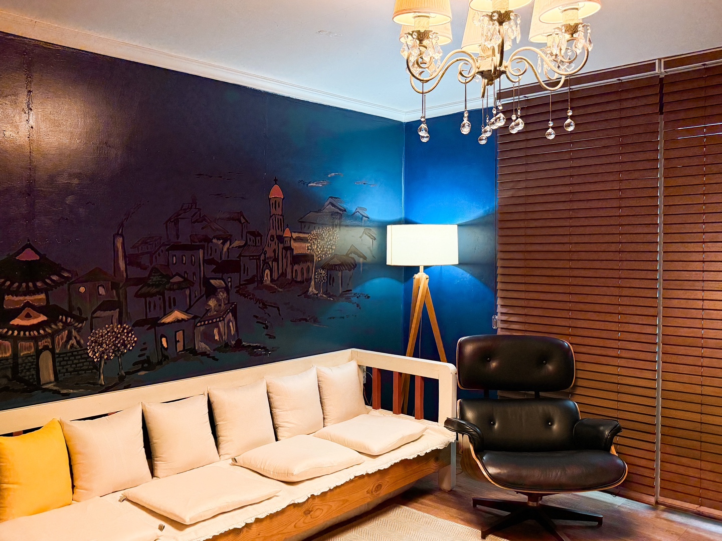 room detail thumbnail 0