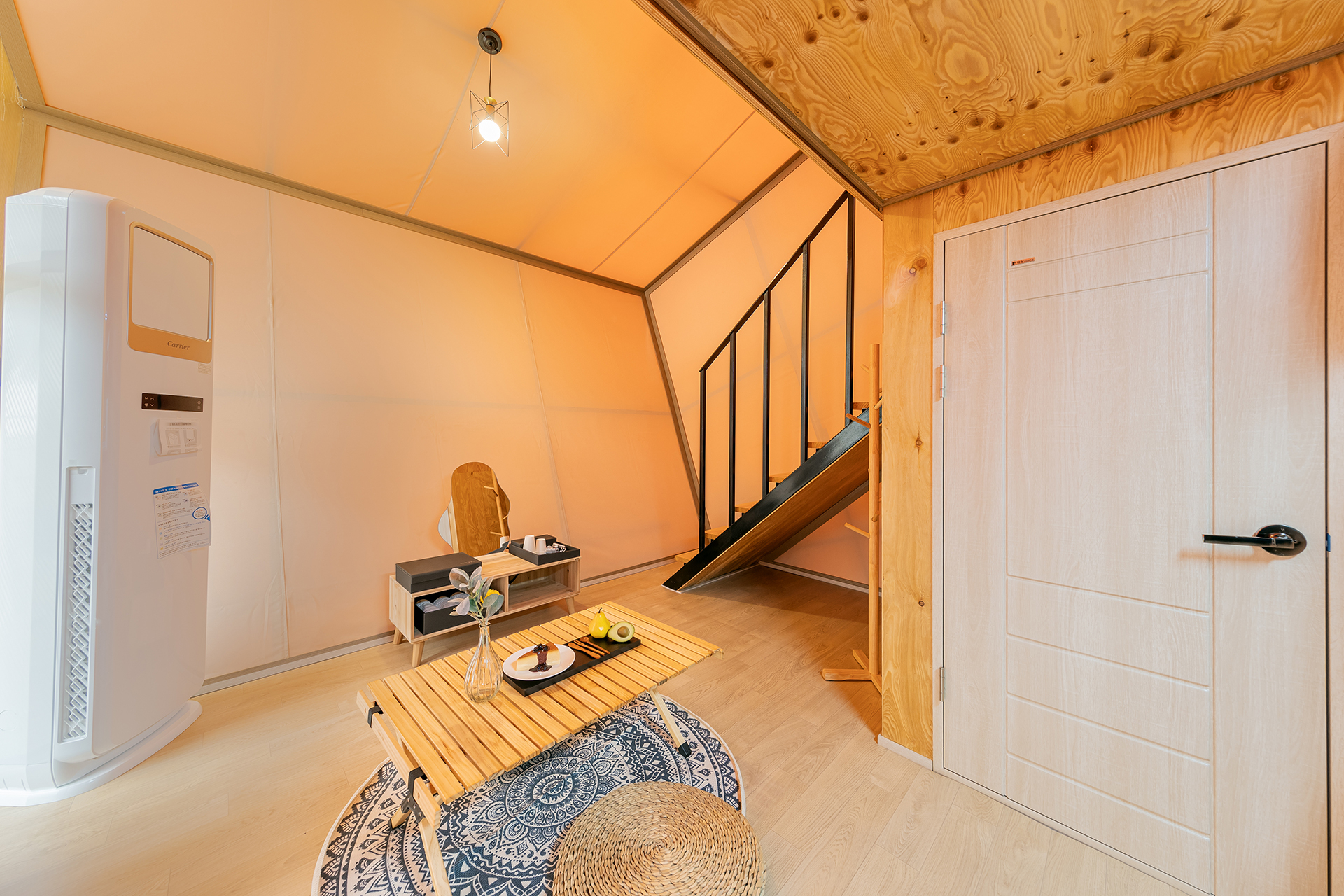 room detail thumbnail 2