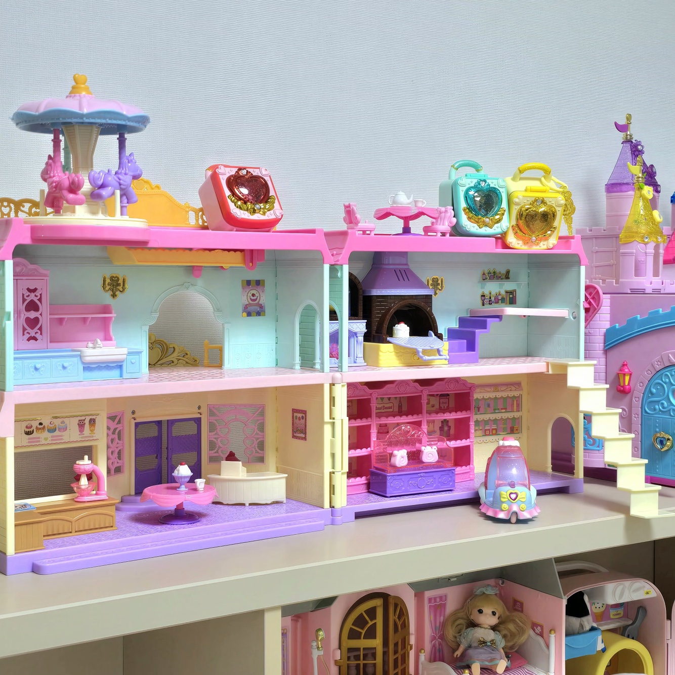 room detail thumbnail 2