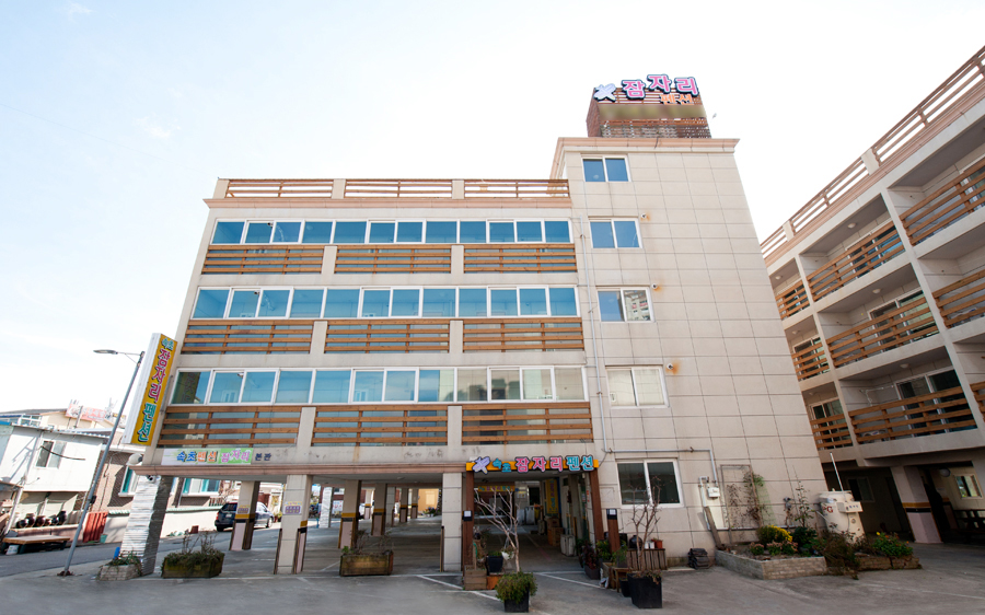 https://yaimg.yanolja.com/v5/2025/05/15/09/6825aea6a0e216.58159596.jpg