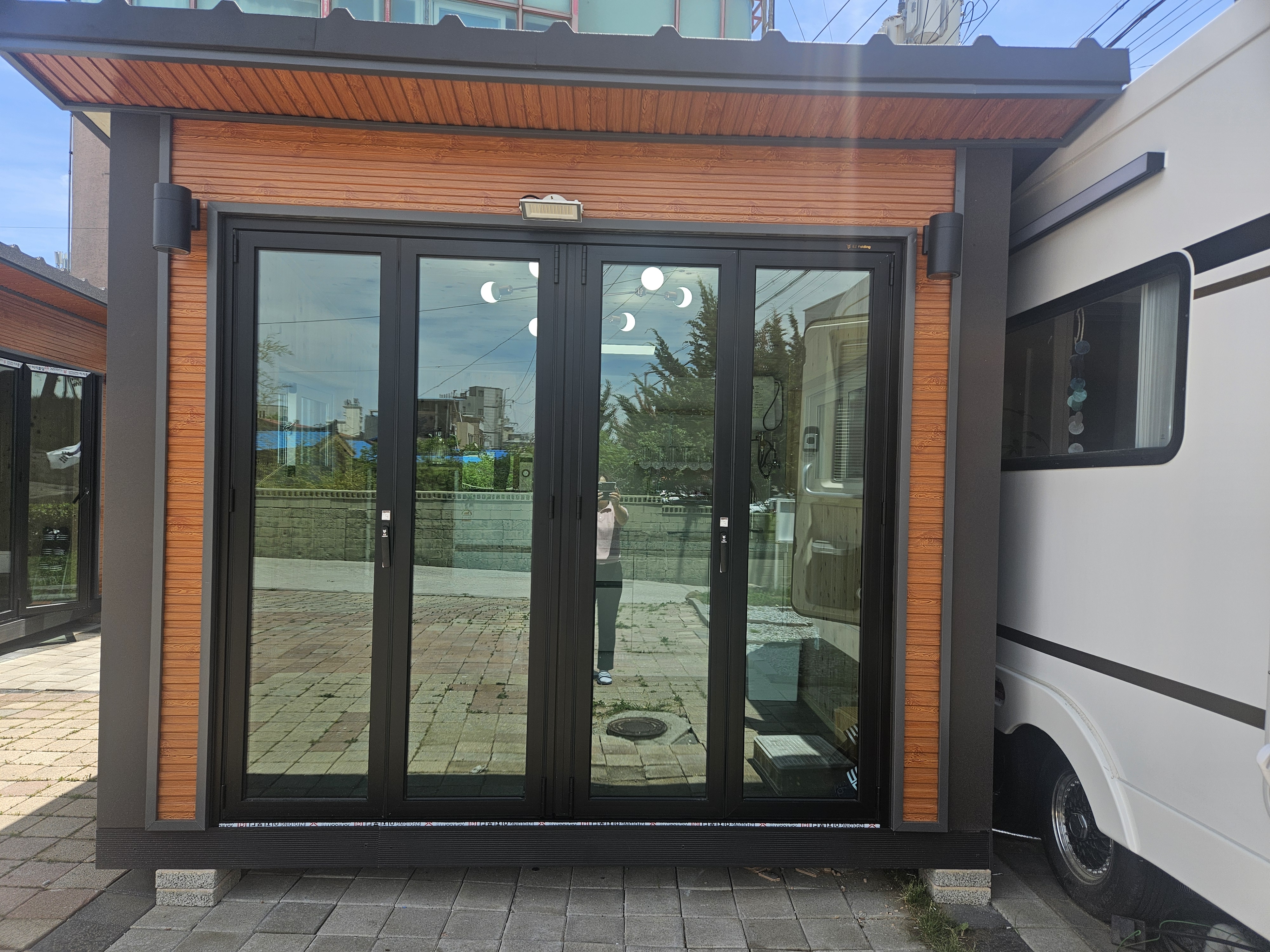 https://yaimg.yanolja.com/v5/2025/05/19/00/682a795b2ec3f1.39061903.jpg