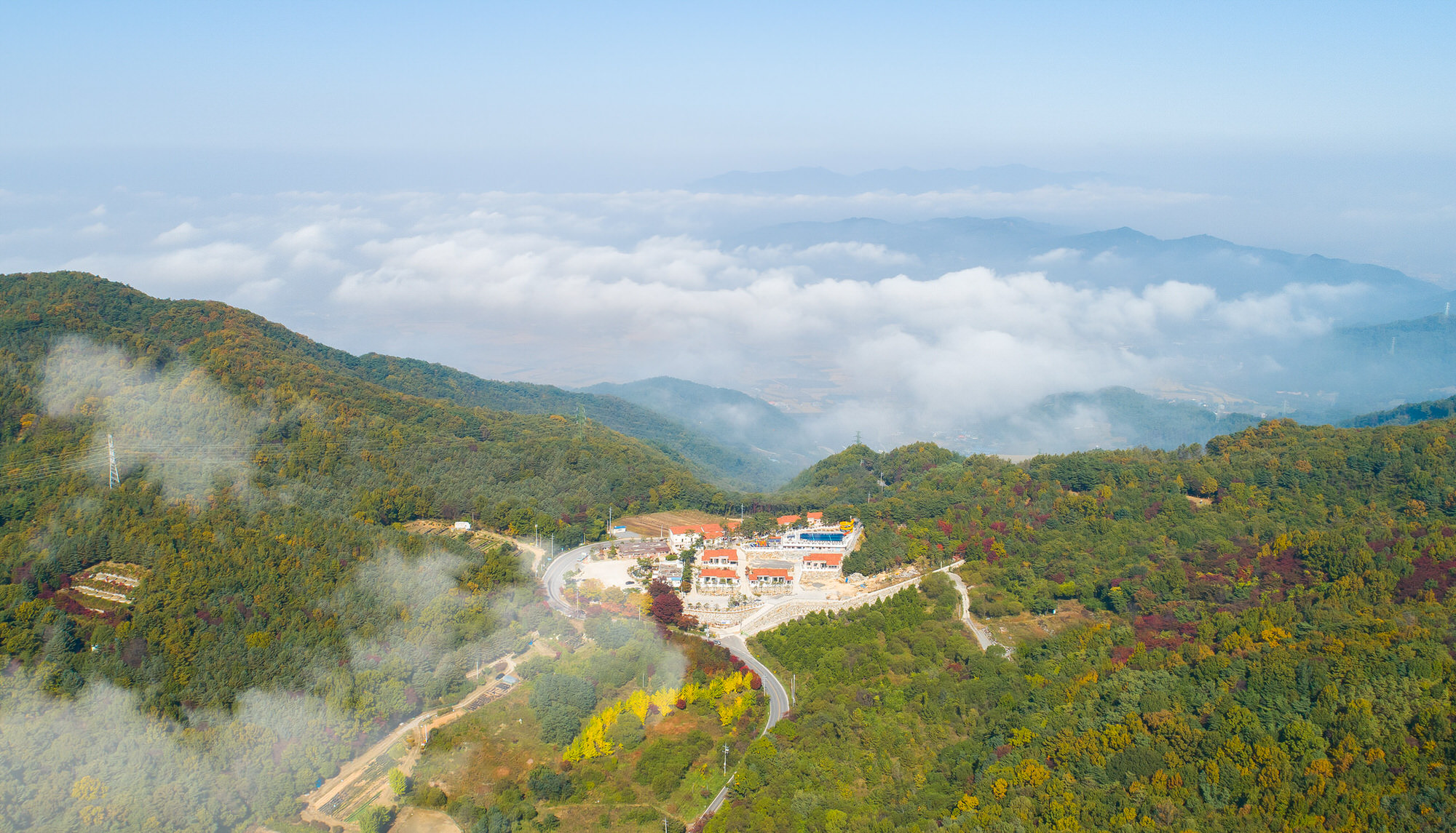 https://yaimg.yanolja.com/v5/2025/05/19/03/682aa5b2b71496.54943209.jpg