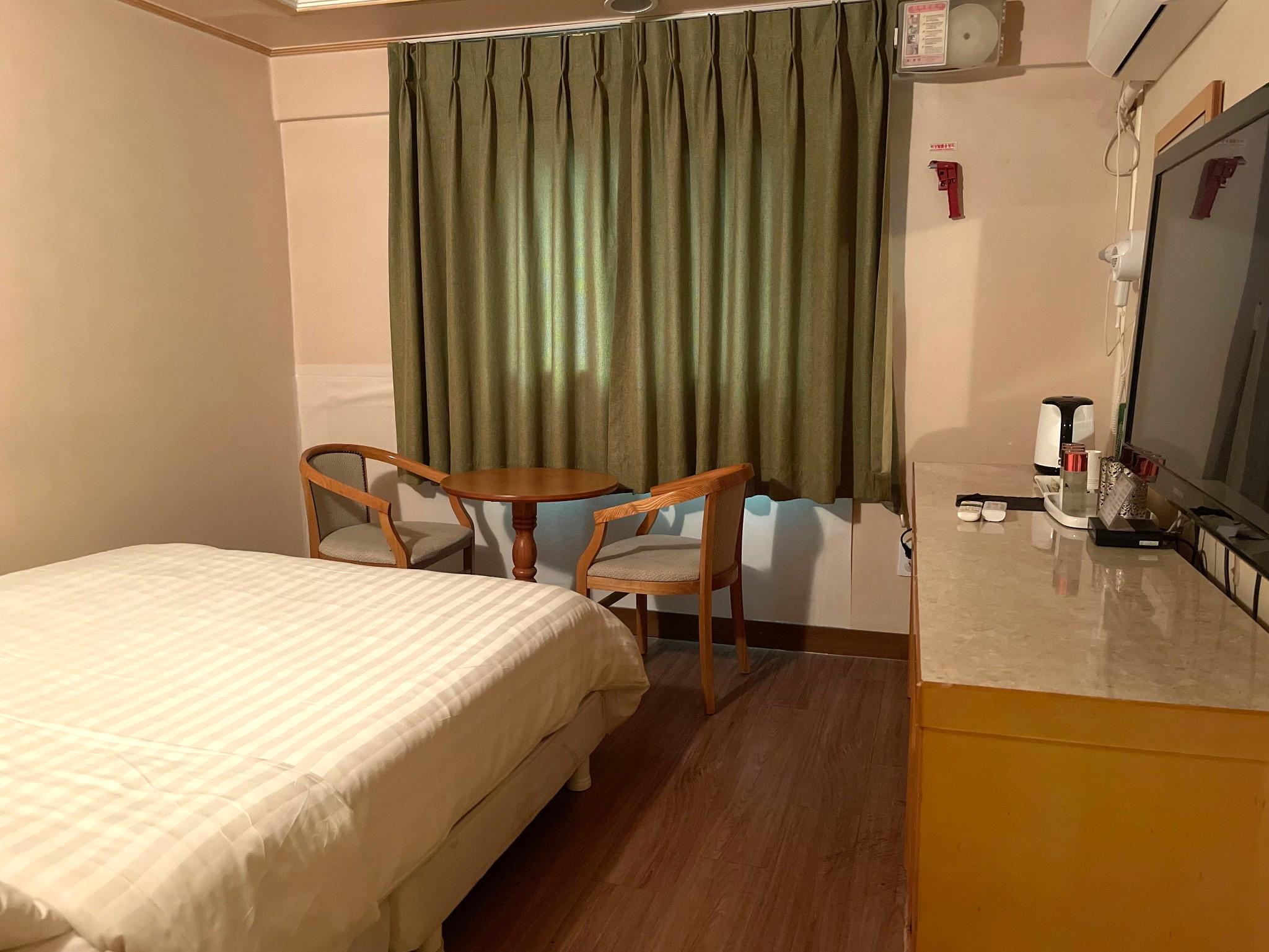 room detail thumbnail 0