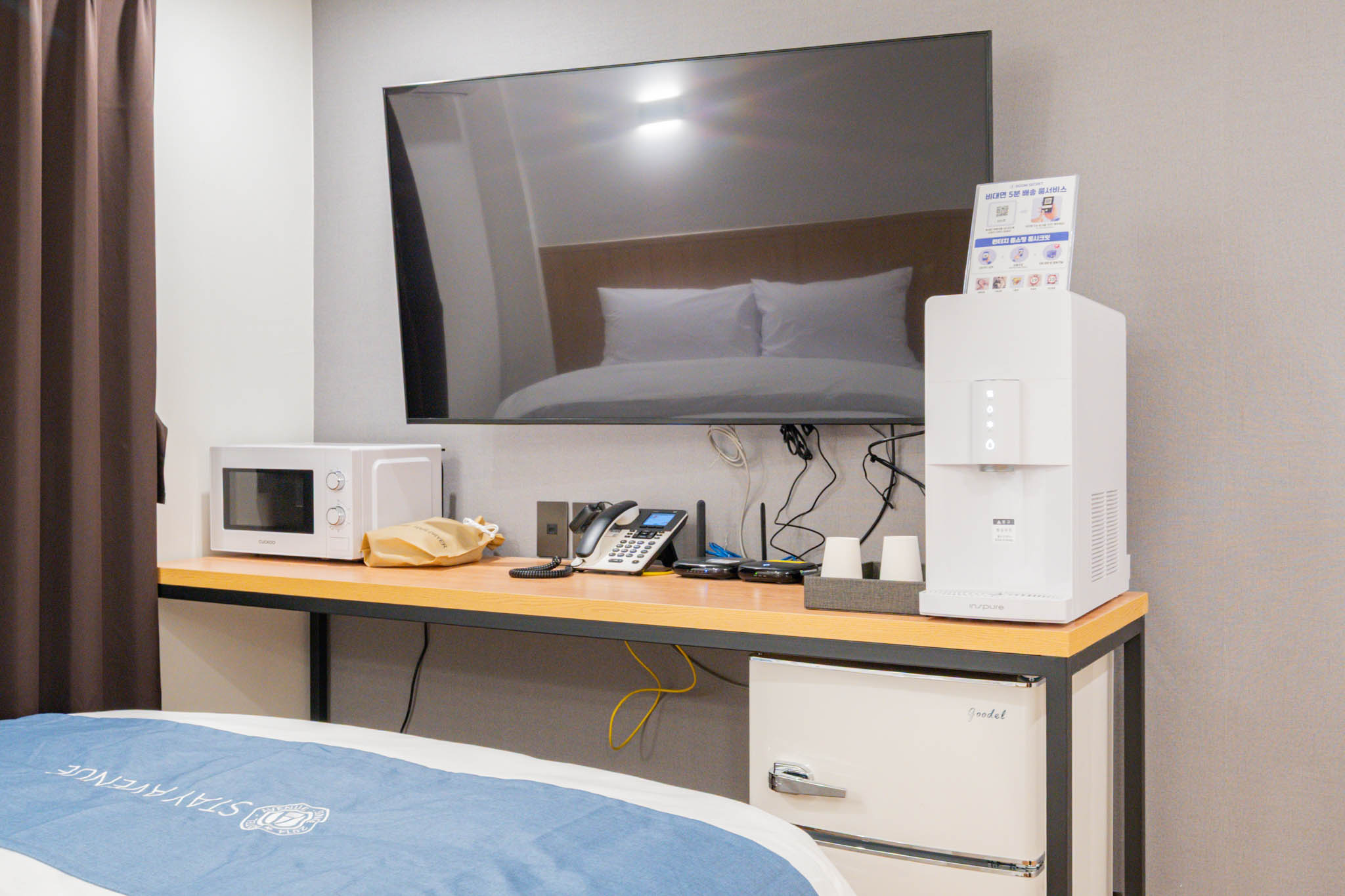 room detail thumbnail 2