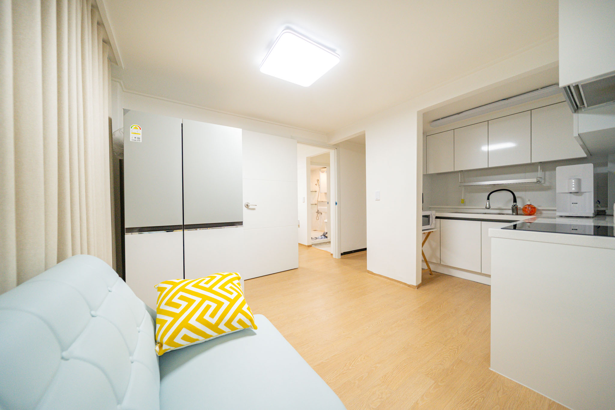 room detail thumbnail 1