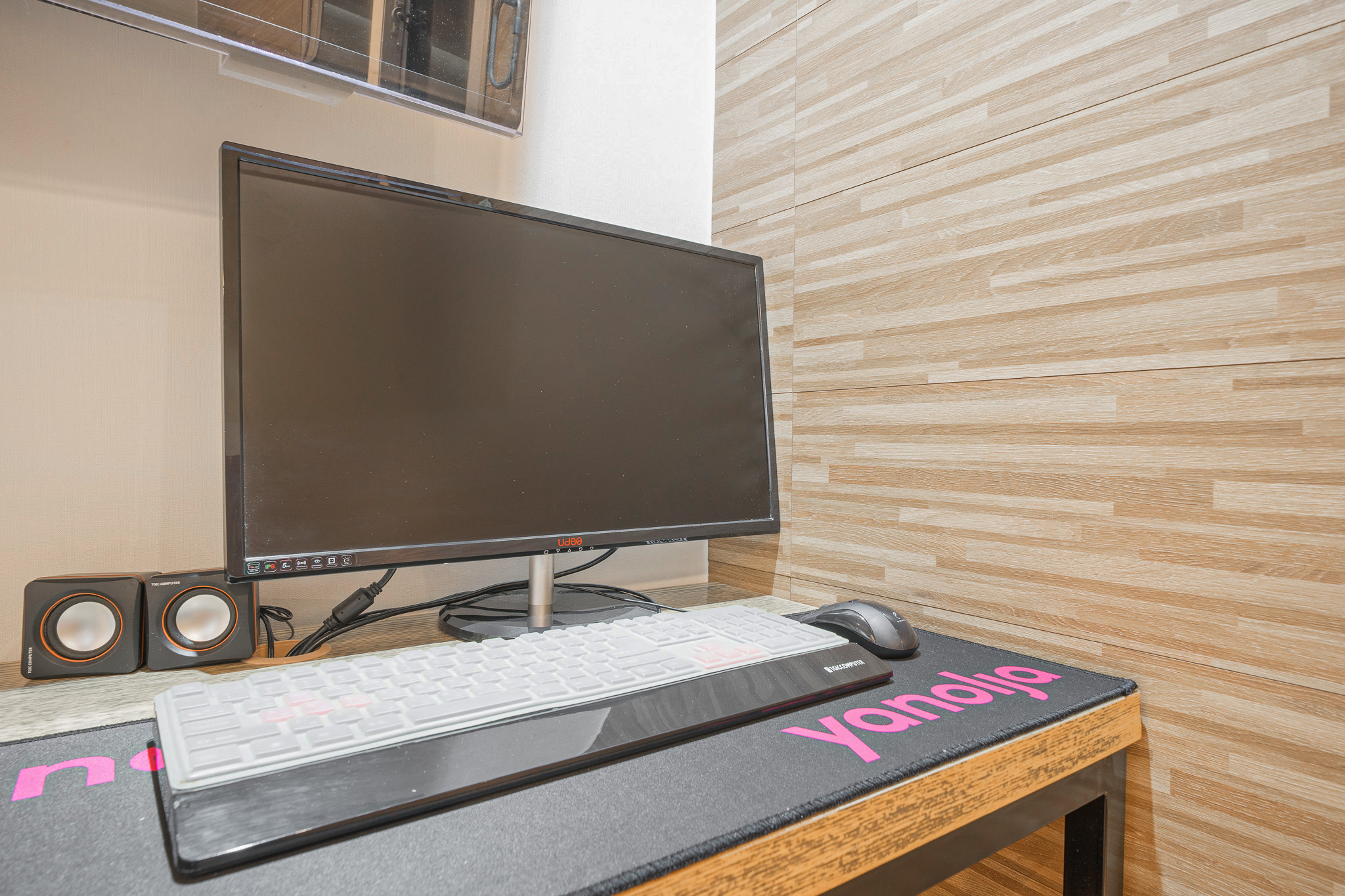 room detail thumbnail 2