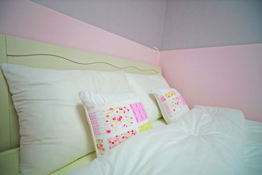 room detail thumbnail 2