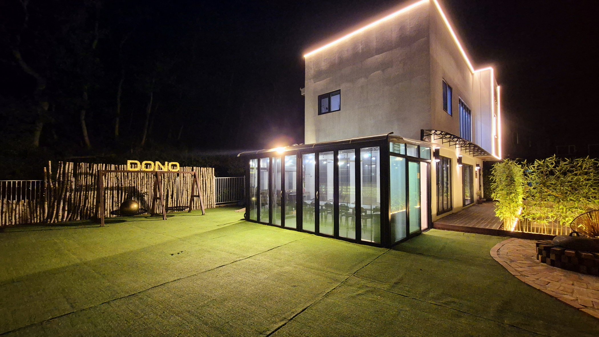 room detail thumbnail 2