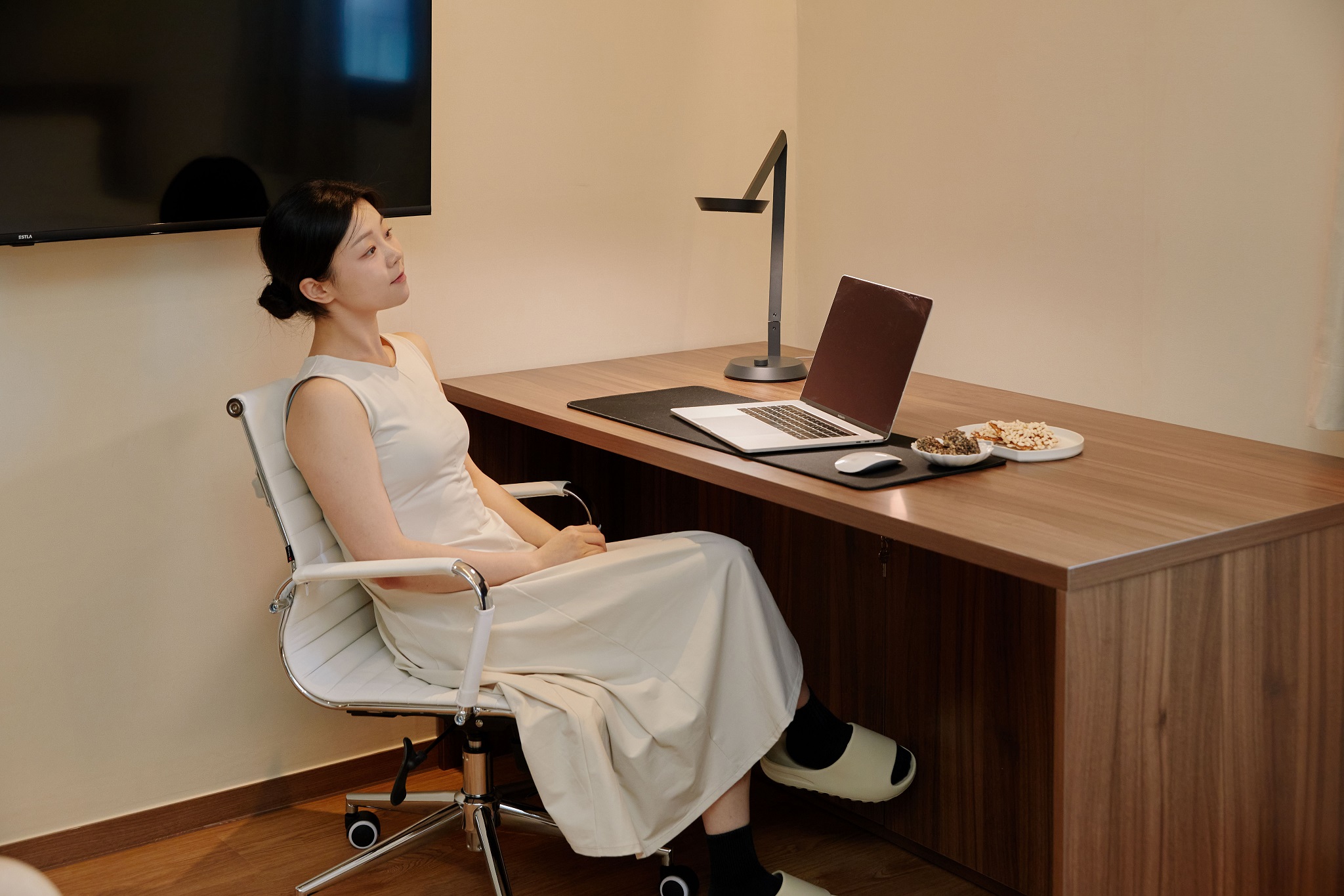 ★신규오픈★ 비즈니스 - 스타일러(OTT 시청가능(개인 계정), 스타일러, 사무용 책상, 욕조)