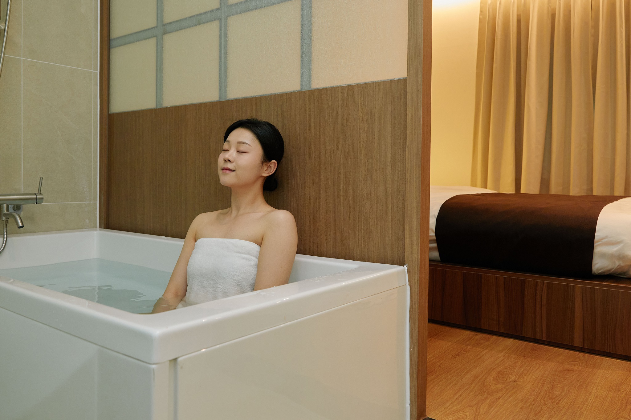 ★신규오픈★ 스위트 B - 테라스, 빔프로젝터(OTT 시청가능)((개인 계정), 외부 빔프로젝터(영화), 마샬 스피커(음악감상), 욕조)