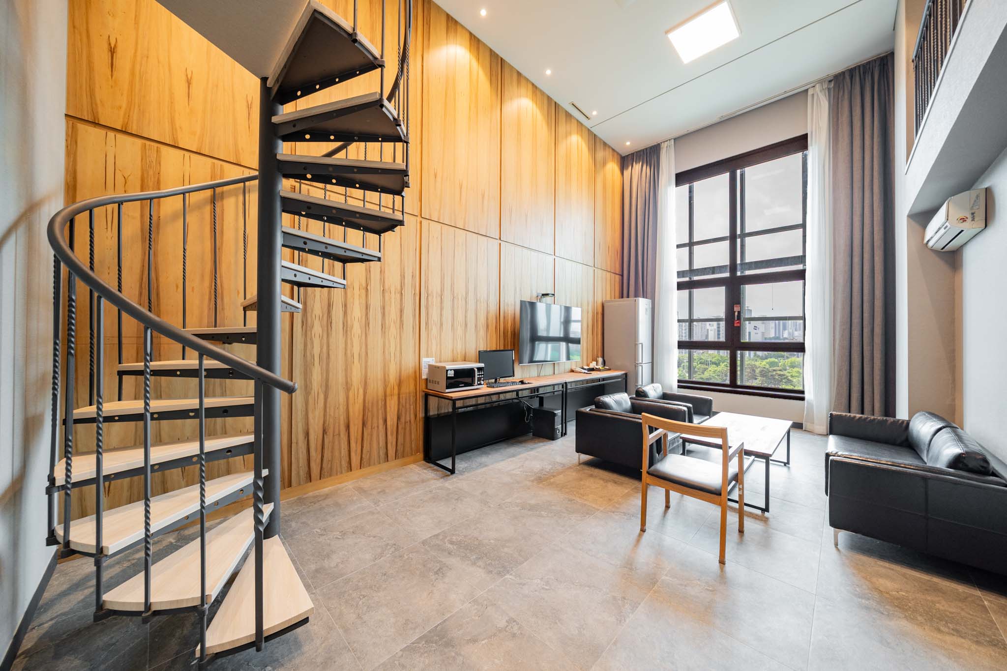 room detail thumbnail 2