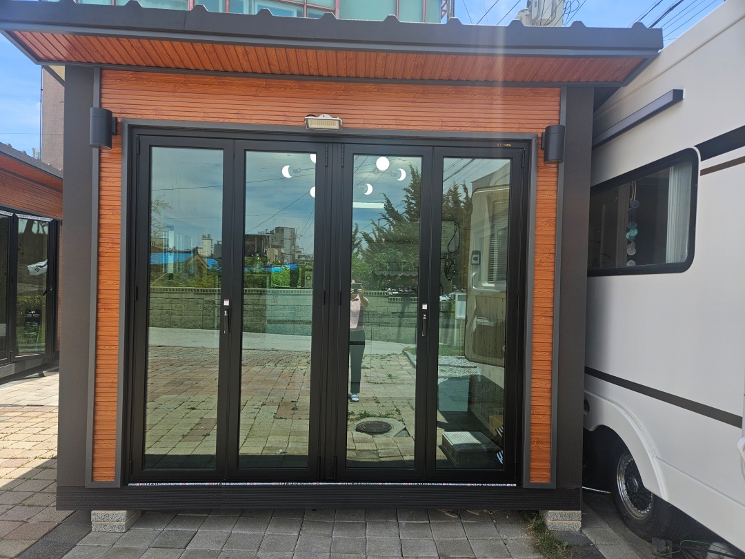 https://yaimg.yanolja.com/v5/2025/06/02/03/683d15d6453b30.78402257.jpg