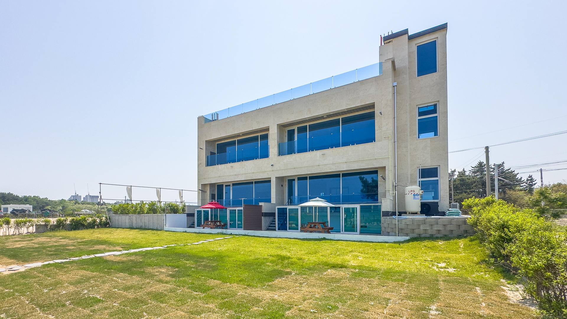 https://yaimg.yanolja.com/v5/2025/06/02/09/683d6ccad652c8.69490124.jpg