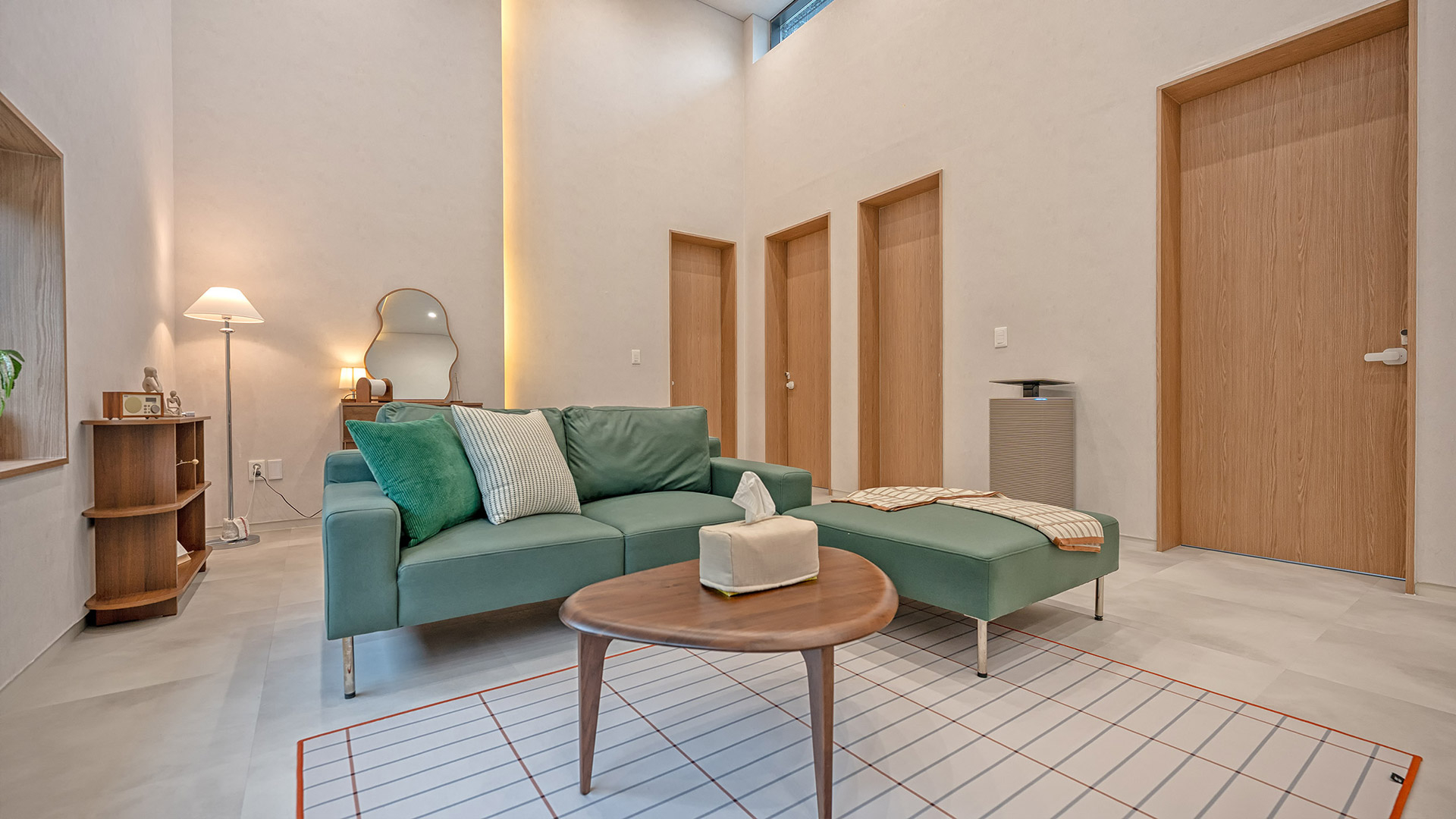 room detail thumbnail 2