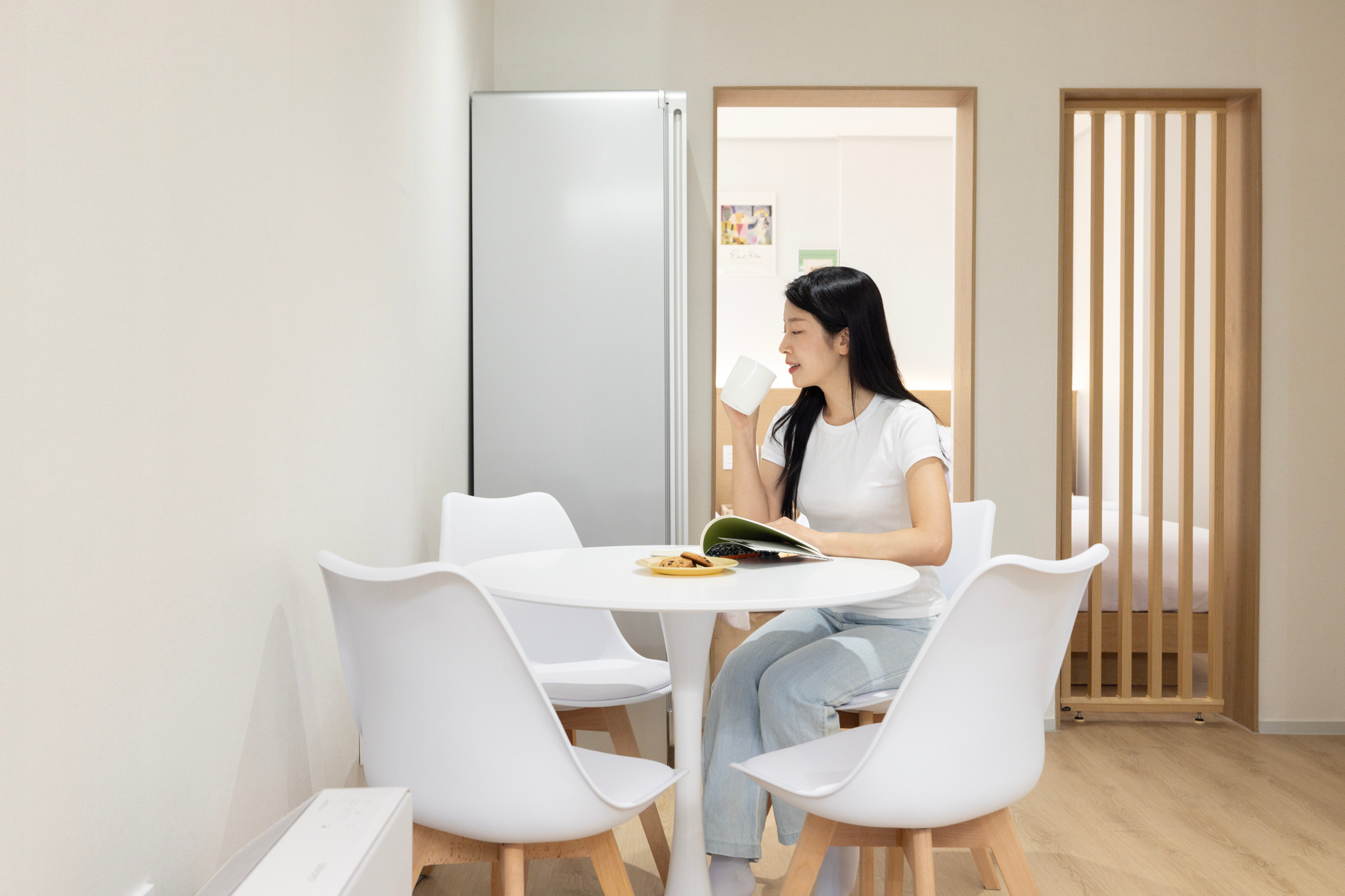 room detail thumbnail 2