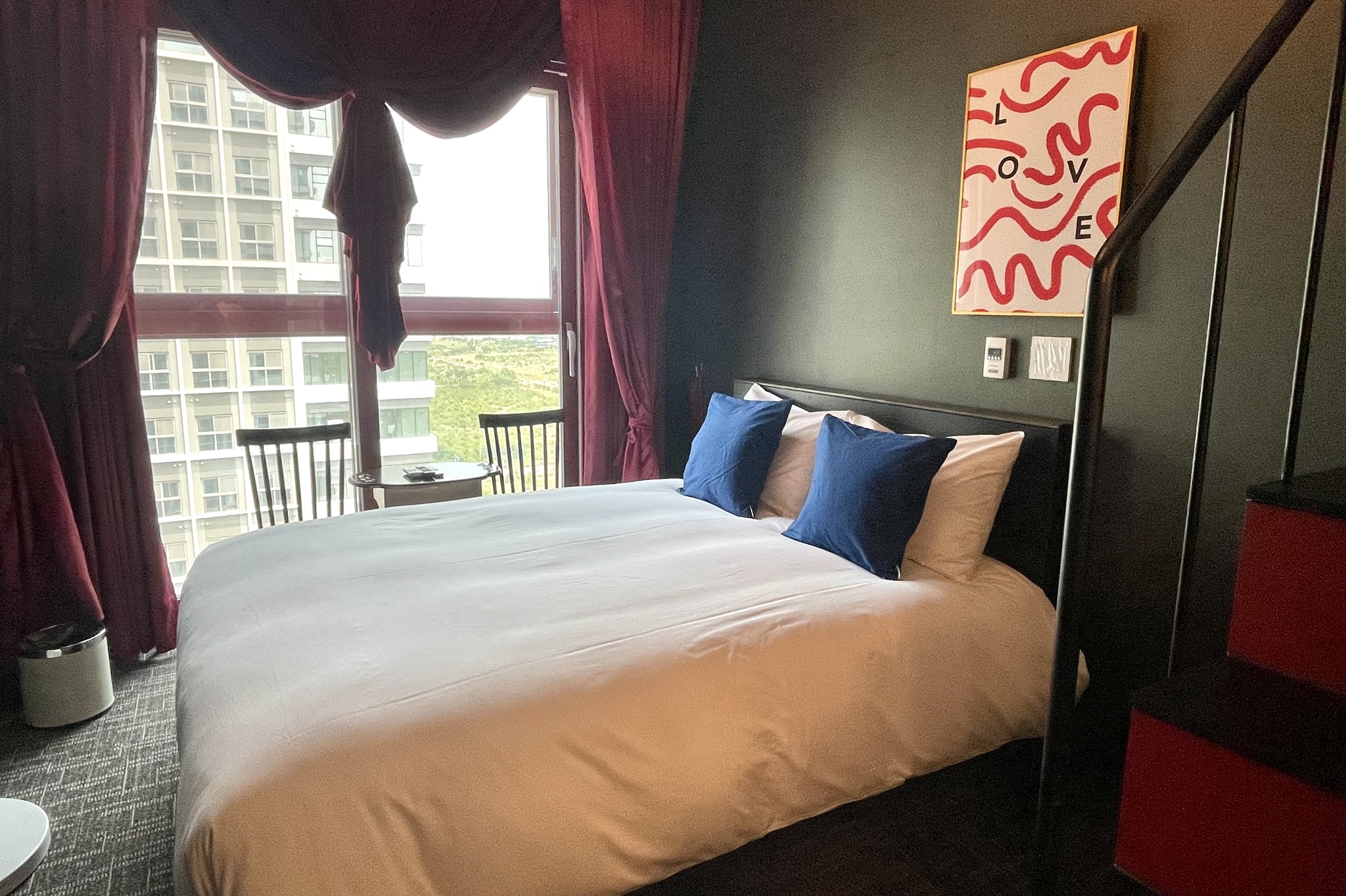room detail thumbnail 0