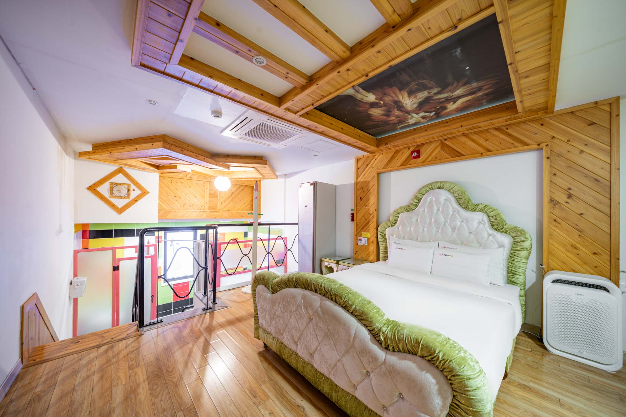 room detail thumbnail 0