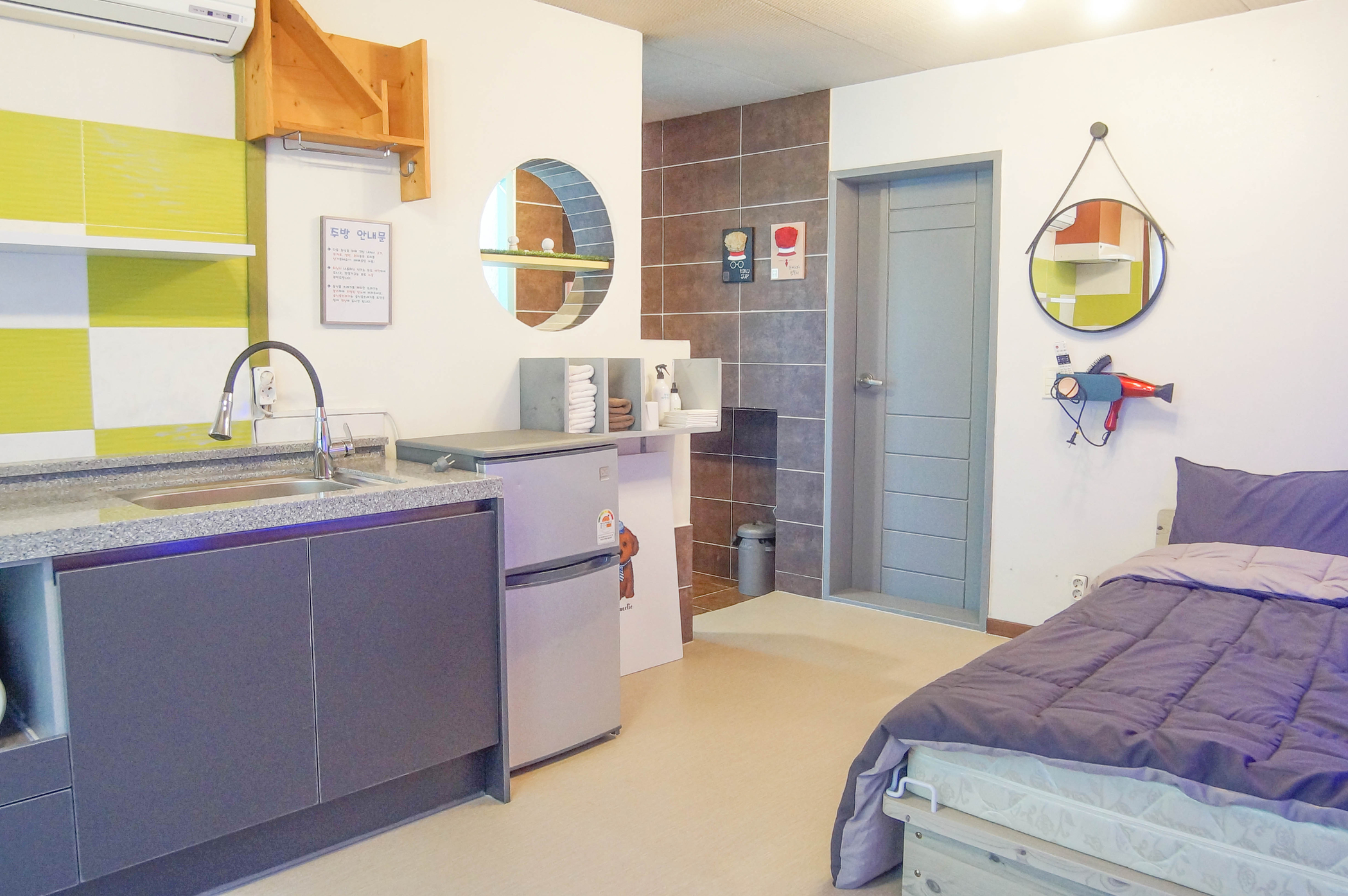 room detail thumbnail 1