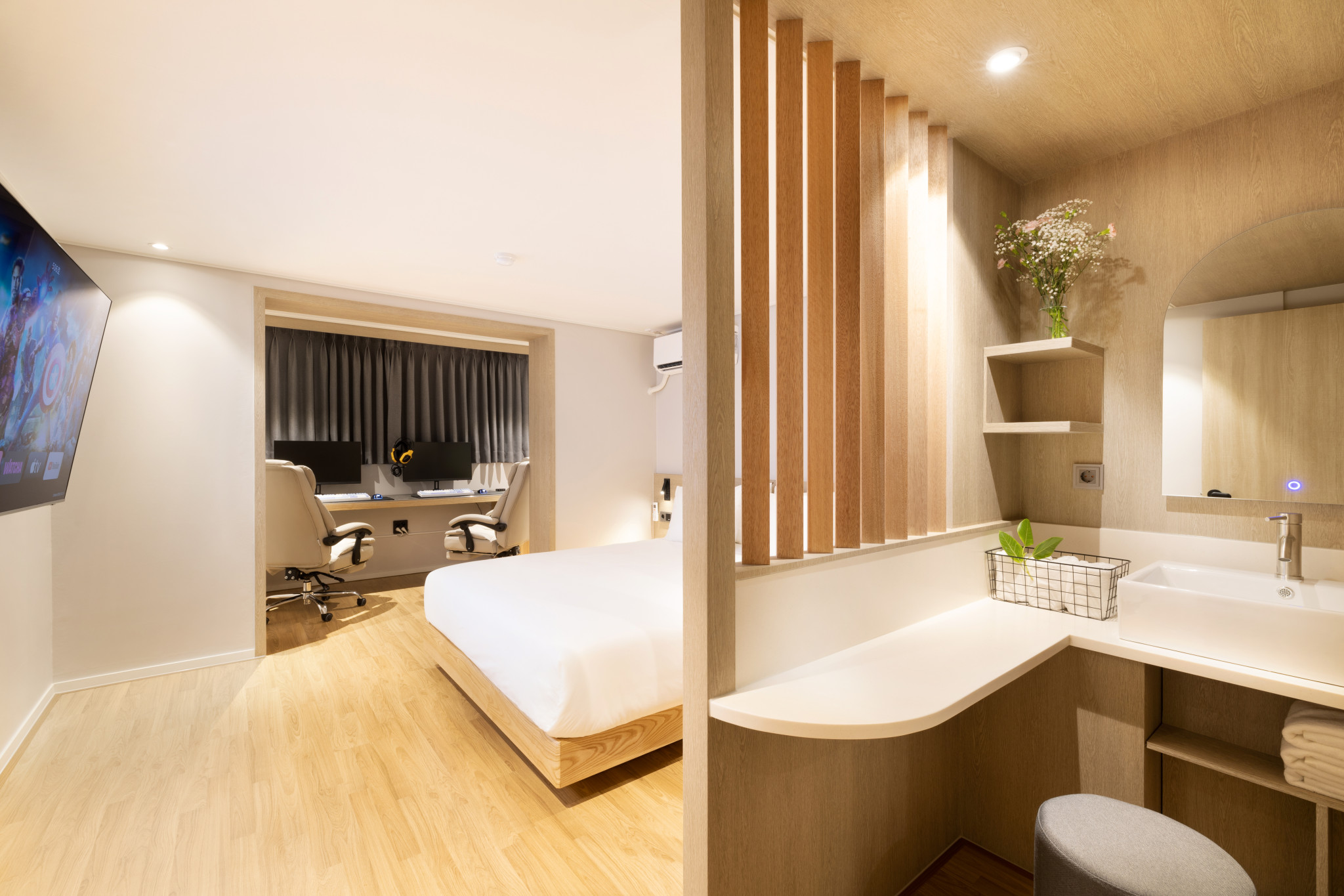 room detail thumbnail 1