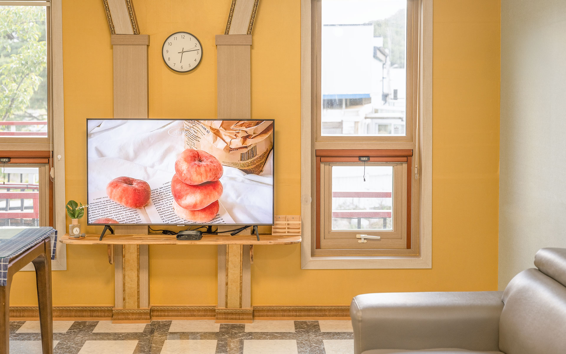 room detail thumbnail 1