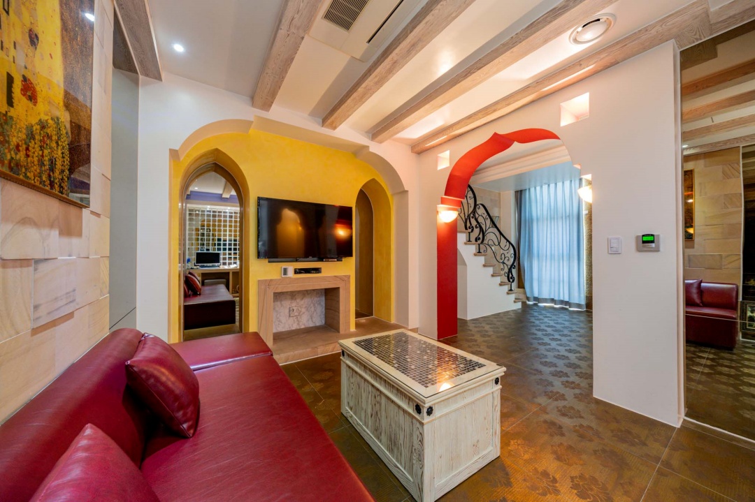 room detail thumbnail 1