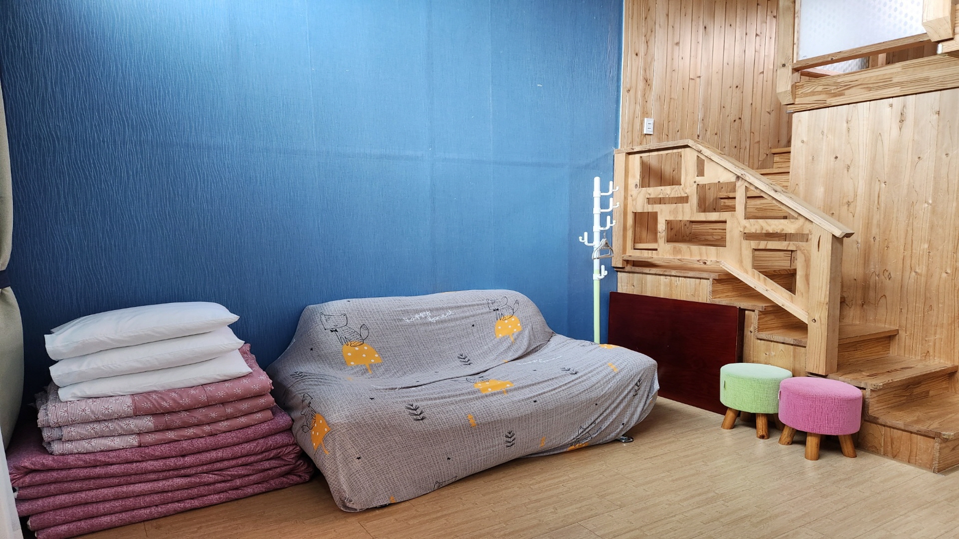 room detail thumbnail 1