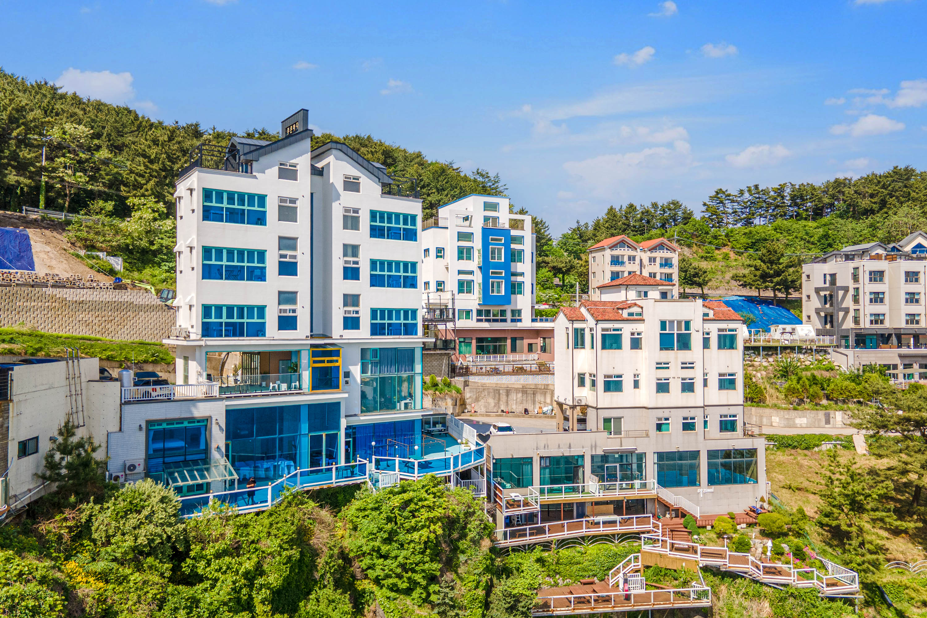 https://yaimg.yanolja.com/v5/2025/06/19/03/685386a4168bf2.28788995.jpg