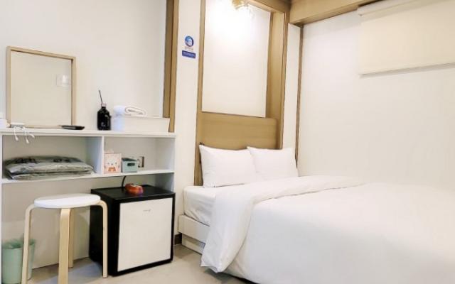 영등포구청역 달 모텔