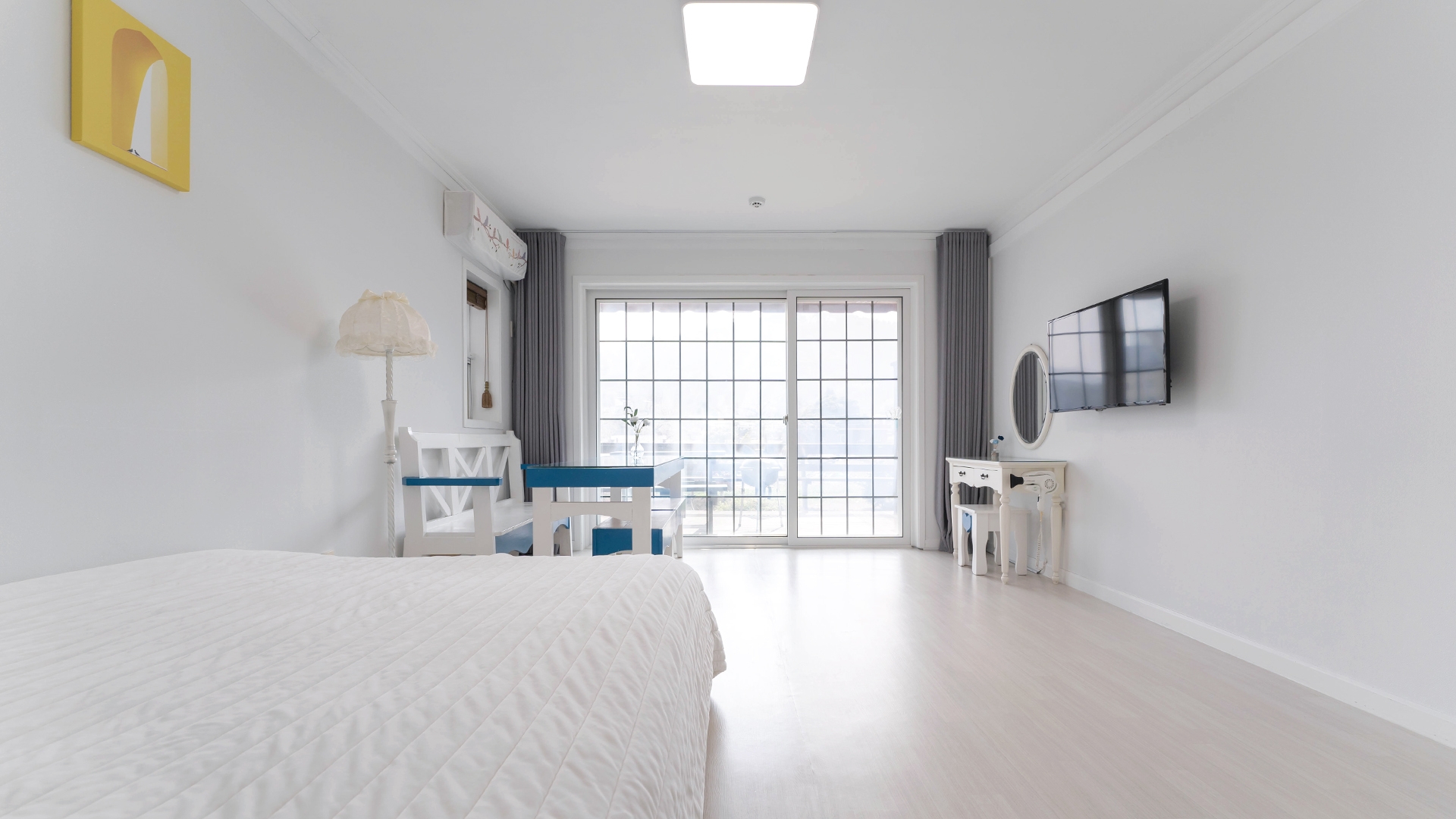 room detail thumbnail 0