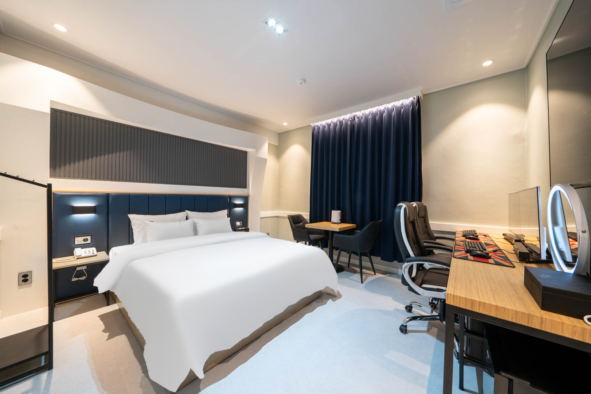 room detail thumbnail 0