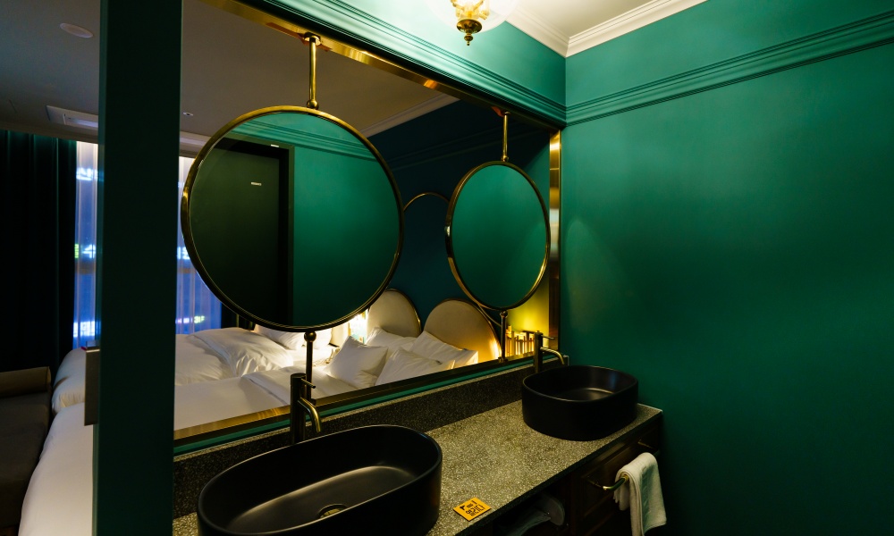 room detail thumbnail 2