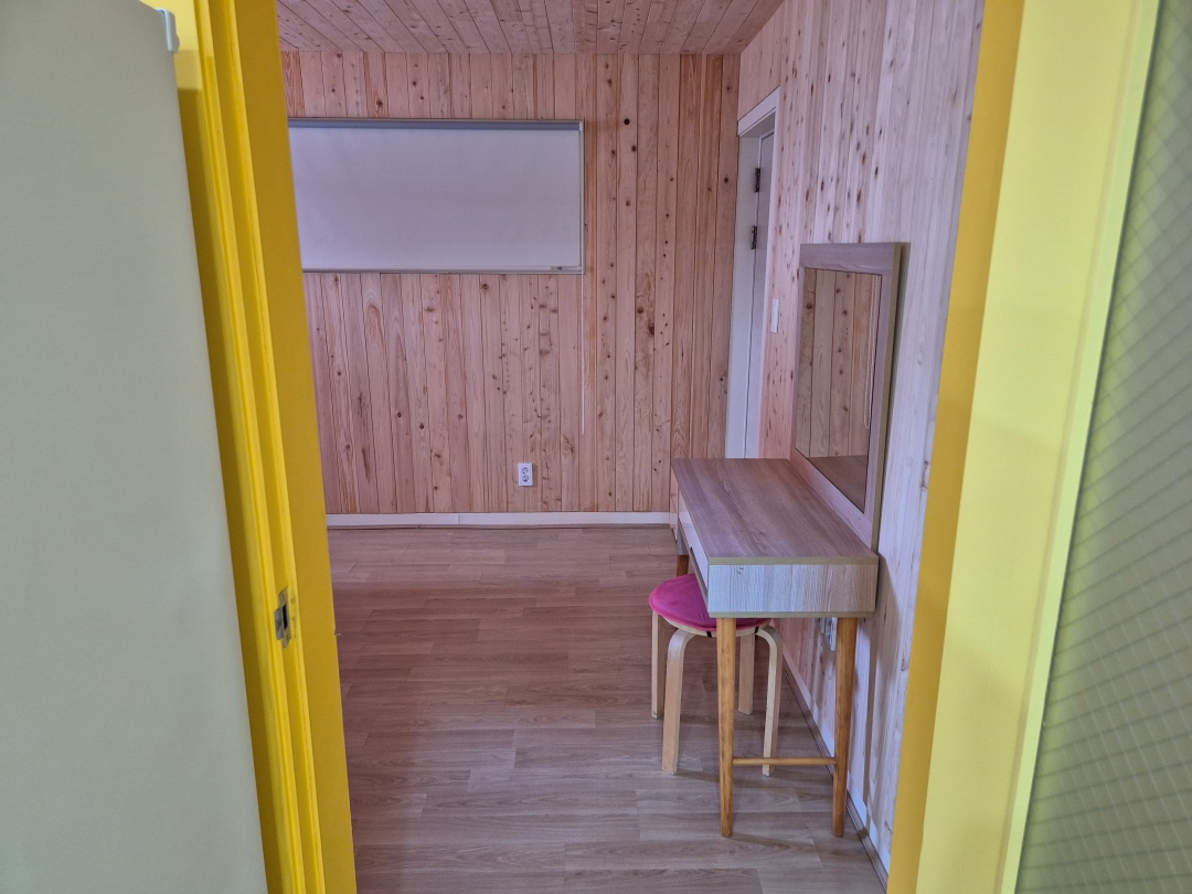 https://yaimg.yanolja.com/v5/2025/06/30/02/6861f242569aa7.59281952.jpg