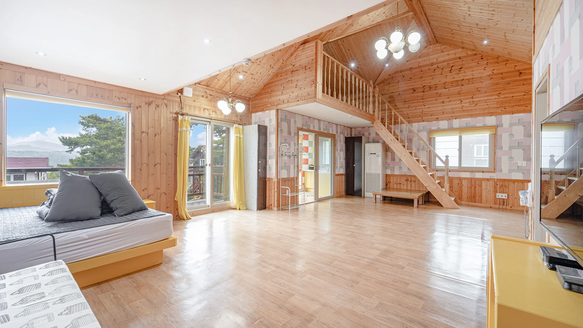 room detail thumbnail 0