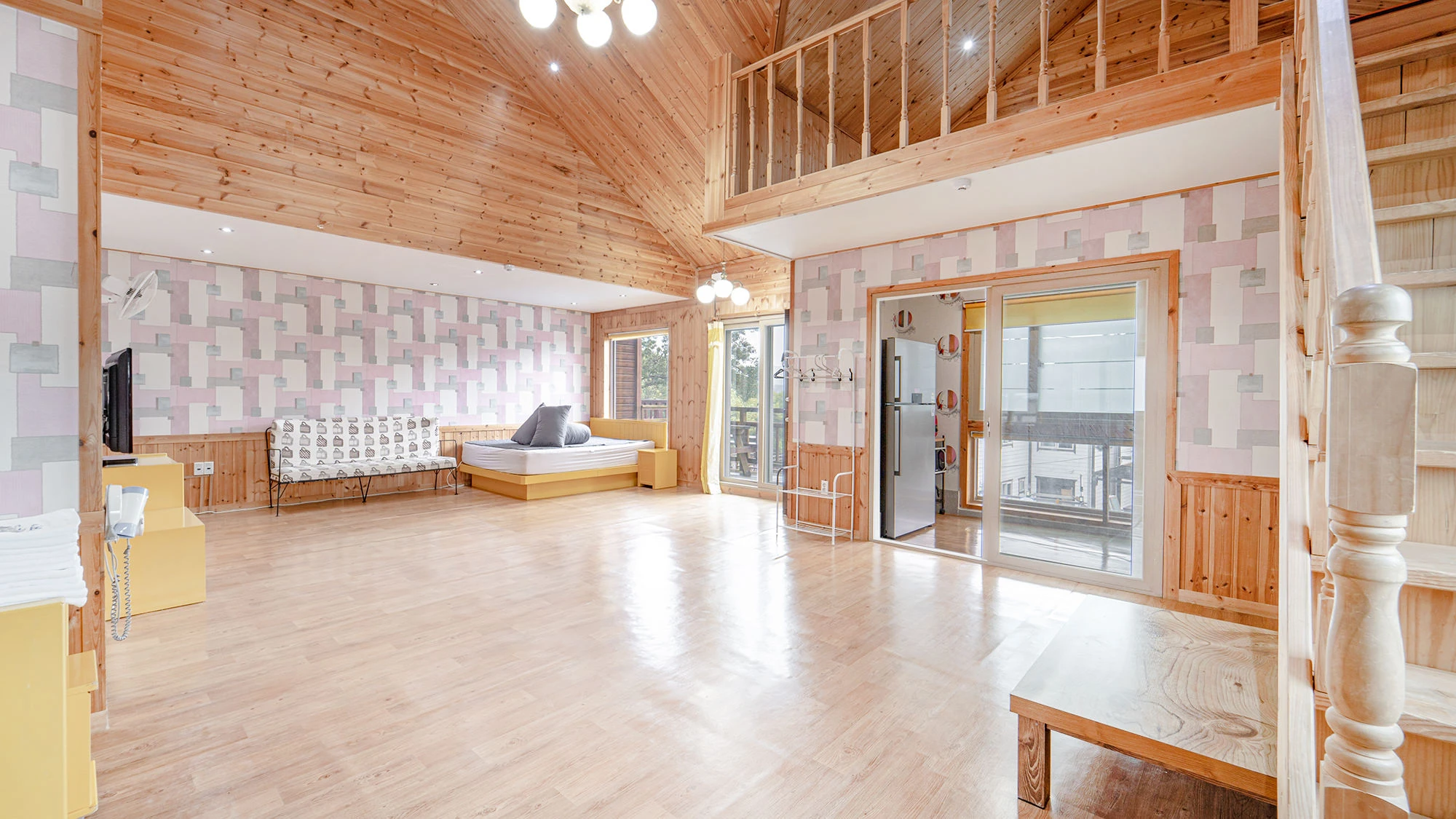 room detail thumbnail 1