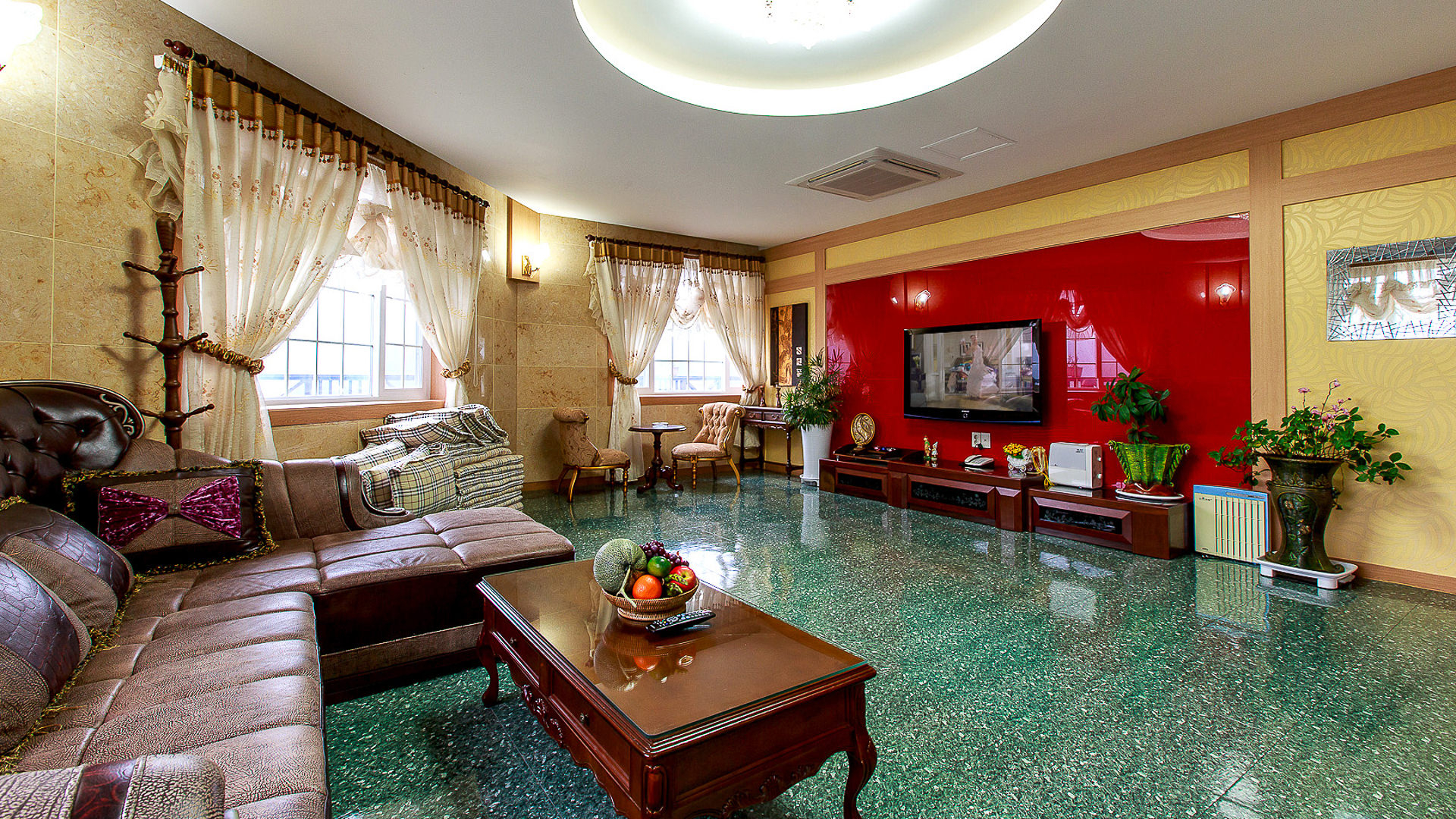 room detail thumbnail 0