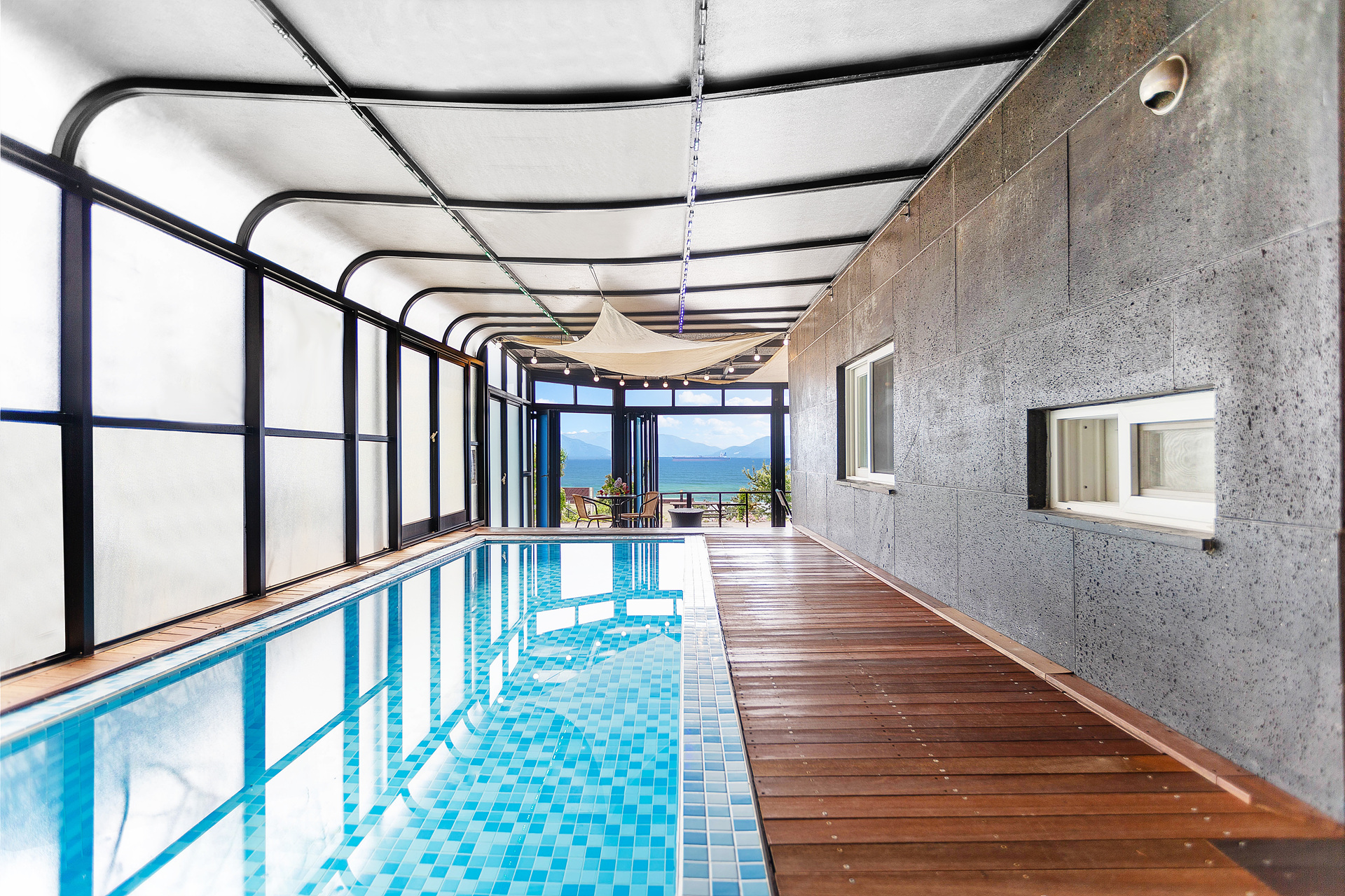 Room101(Vip룸/7미터풀/독채오션뷰)(3층독채/개별온수Pool/개별테라스(바베큐)/거실+방3개+화장실2개)