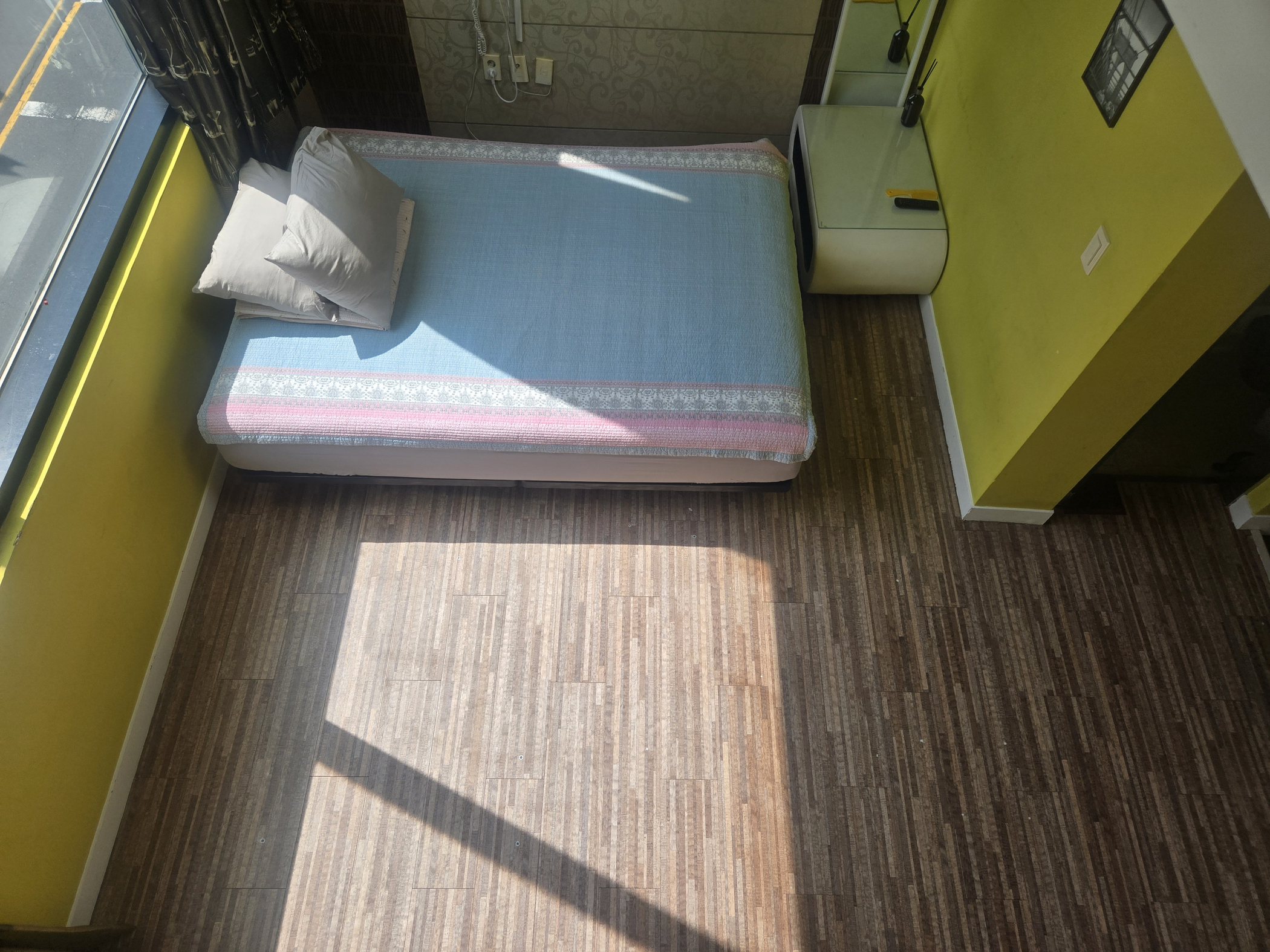 room detail thumbnail 0