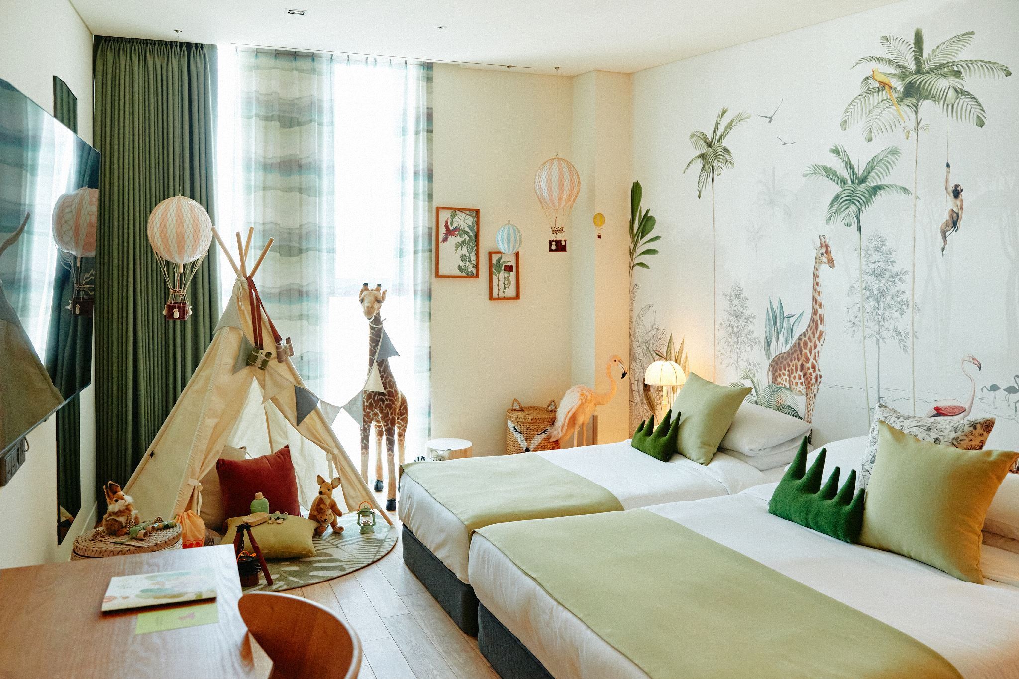 room detail thumbnail 1