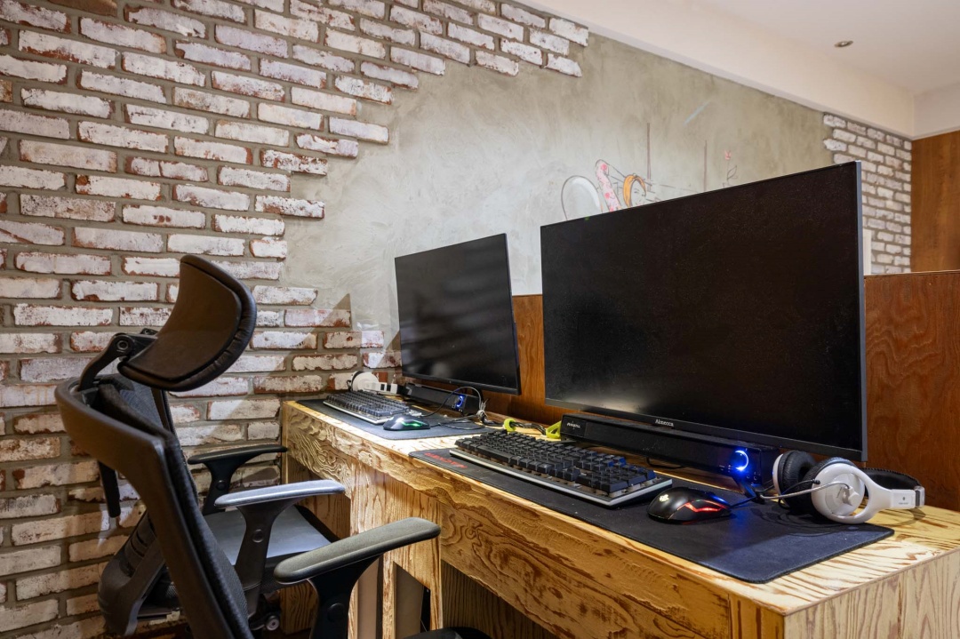 room detail thumbnail 1