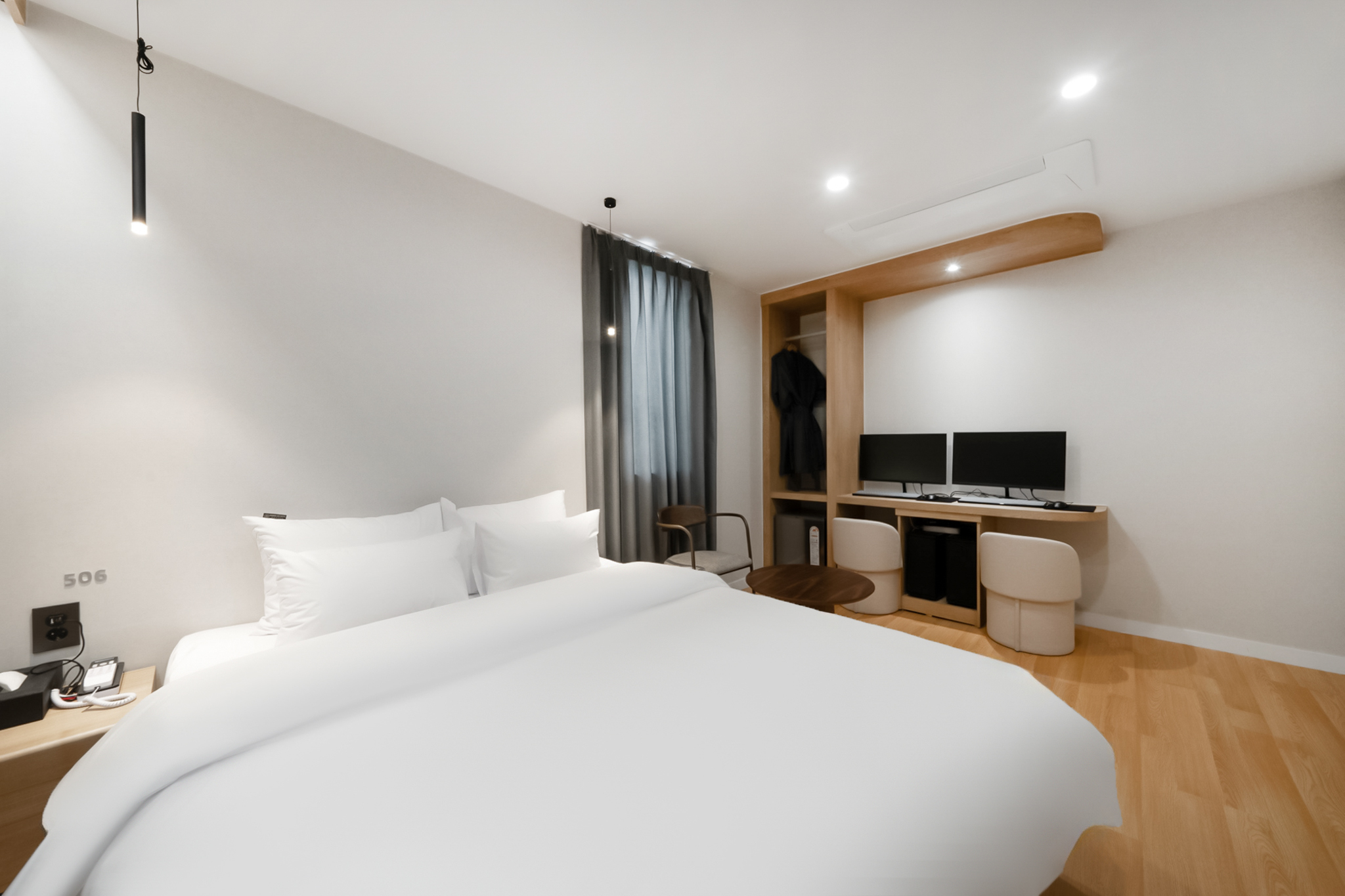 room detail thumbnail 0