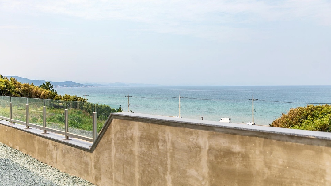 https://yaimg.yanolja.com/v5/2025/07/04/03/68674dee7e5684.75948149.jpg