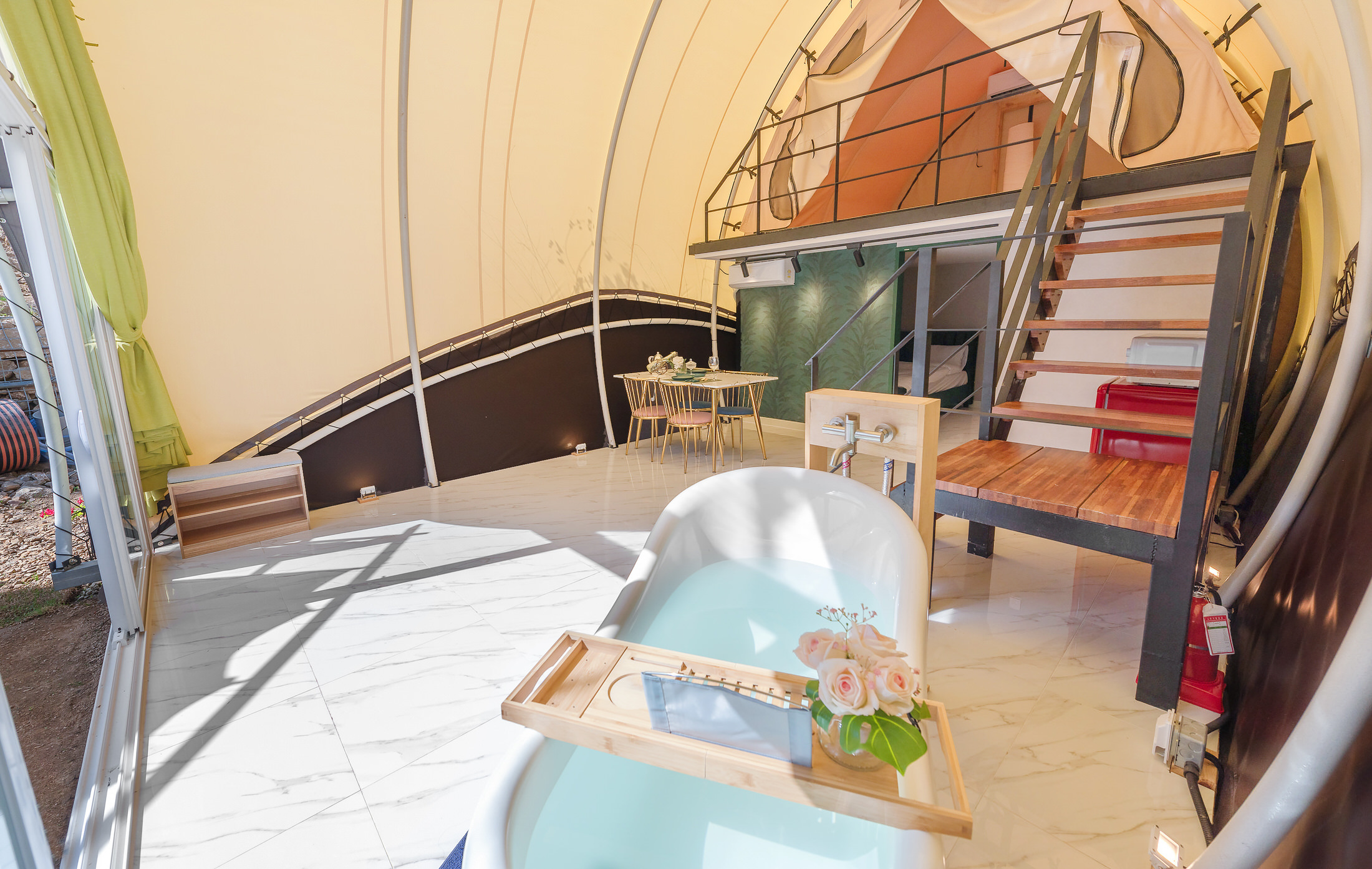 room detail thumbnail 2