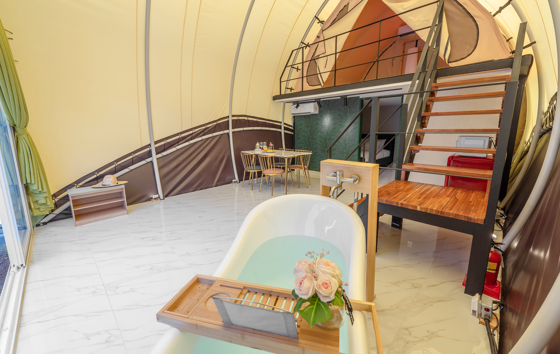 room detail thumbnail 2