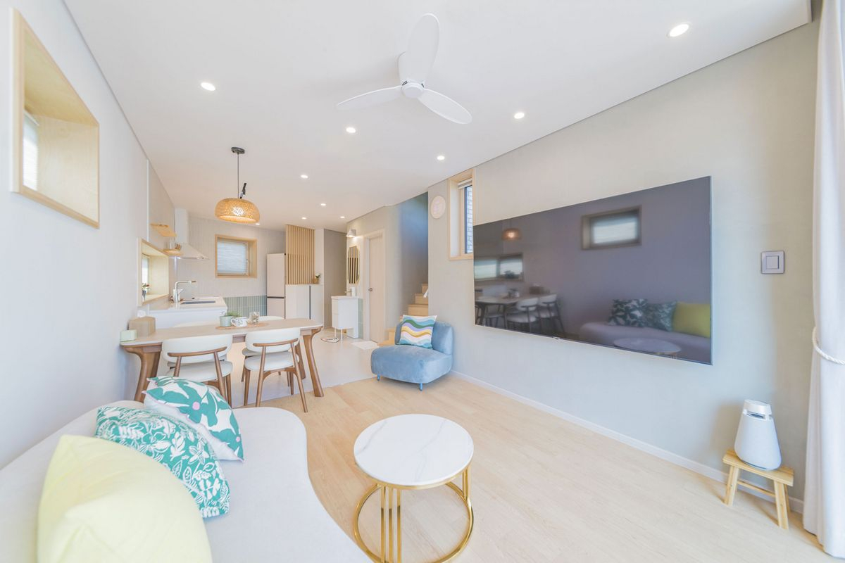 room detail thumbnail 1