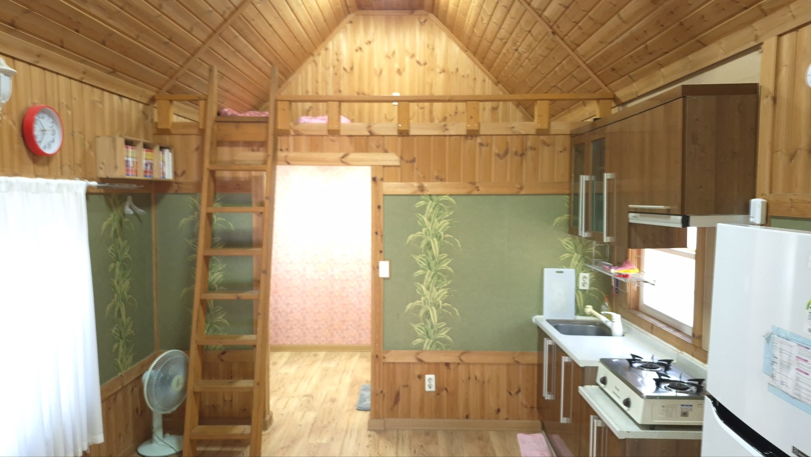 room detail thumbnail 1