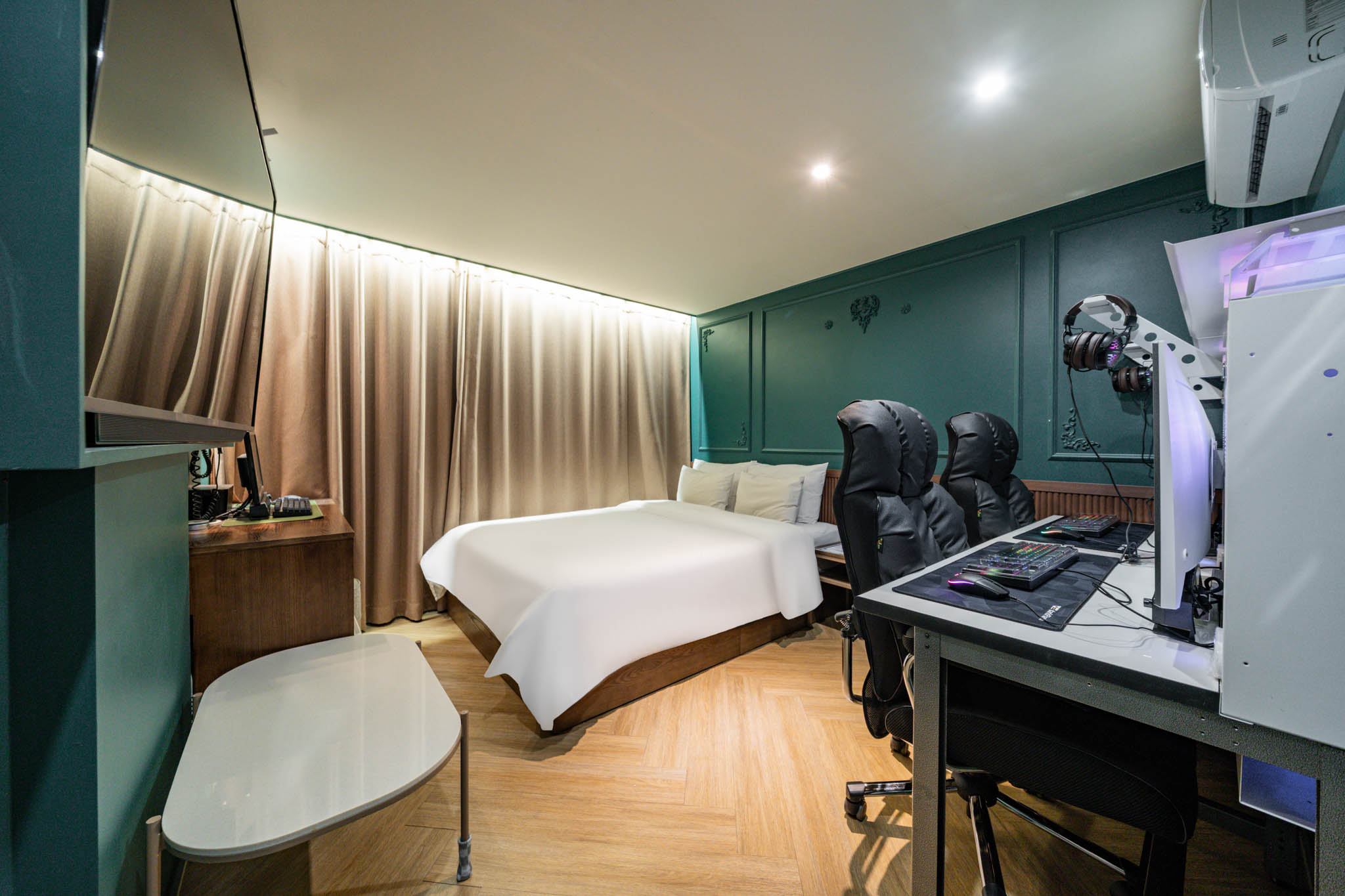 room detail thumbnail 0